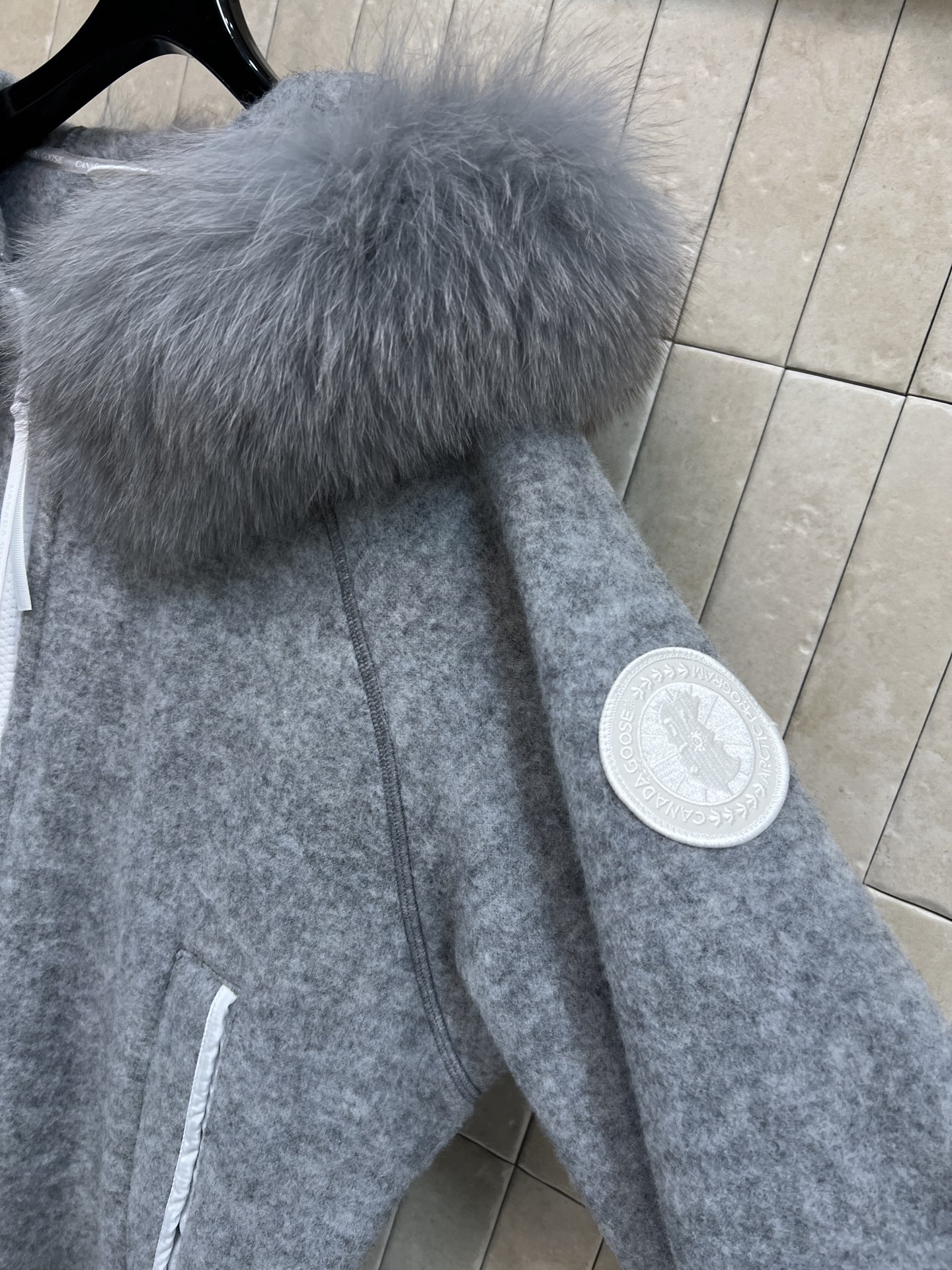 MO家 26早春新款 大毛领连帽羊毛外套 可拆卸狐狸毛领 保暖又时髦！拉链设计超方便 宽松版型慵懒随性 