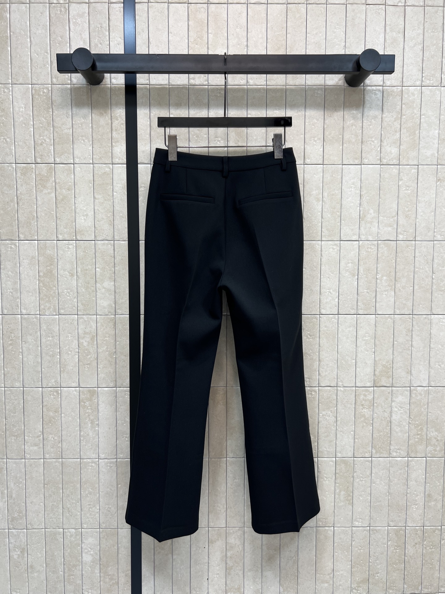 G家 26早春新款 黑色羊毛西装长裤 高腰直筒设计 金属双G纽扣装饰 超有辨识度！面料垂坠感满分 修身显