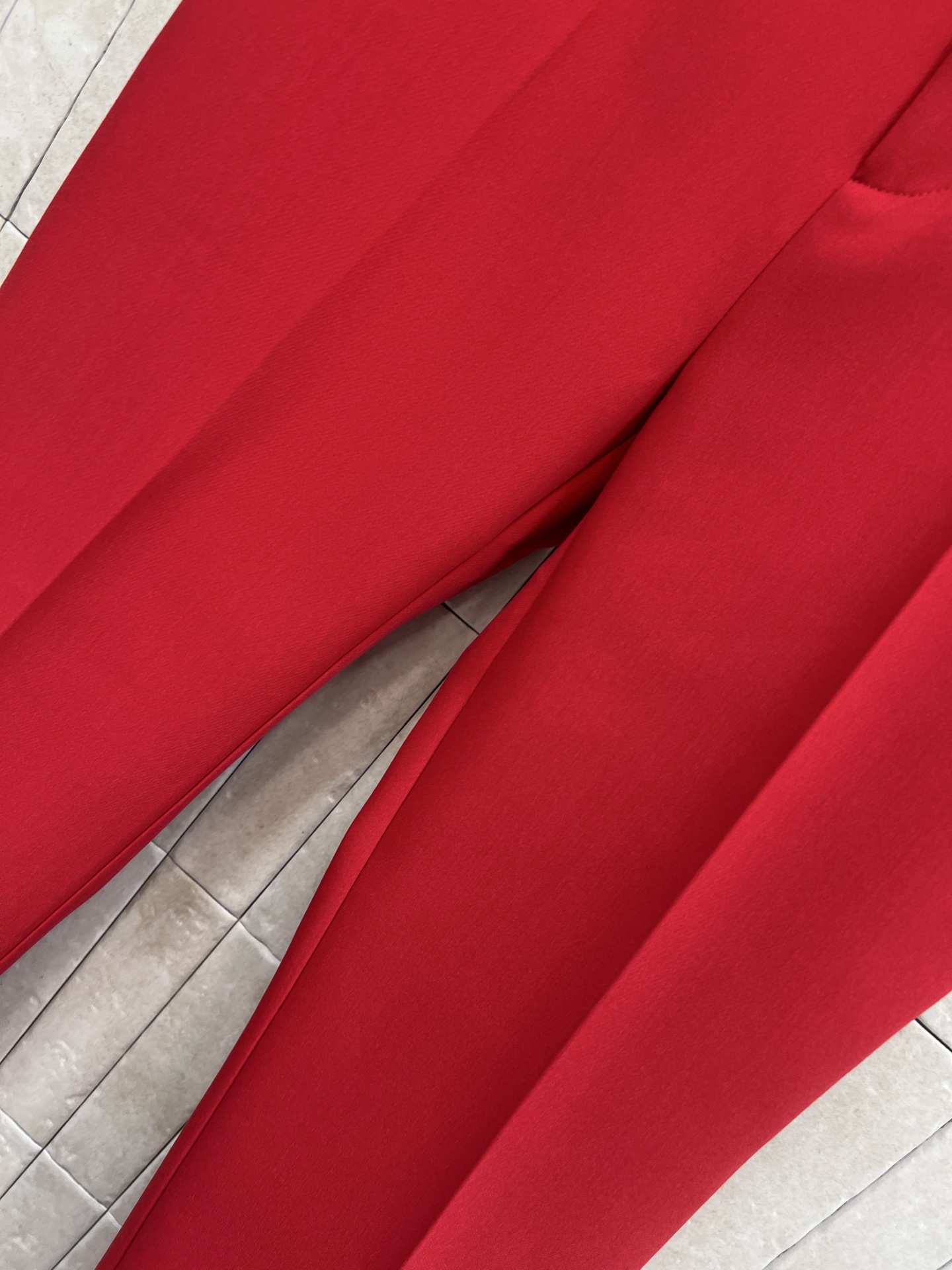 G家 26早春新款 红色羊毛西装长裤 高腰直筒设计 金属双G纽扣装饰 超有辨识度！面料垂坠感满分 修身显