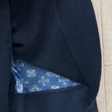 L家 26早春新款 碎花印花拼接针织毛衣 碎花元素与休闲版型碰撞出独特韵味 拼接高品质针织面料 柔软舒 L家 26早春新款 碎花印花拼接针织毛衣 碎花元素与休闲版型碰撞出独特韵味 拼接高品质针织面料 柔软舒