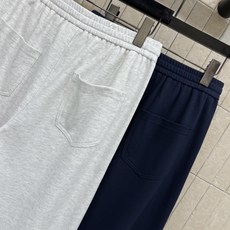AW家 26春夏新款 抽绳收腰阔腿卫裤 轻盈透气 宽松直筒版型 高腰+抽绳 松紧随心调节 显瘦又显腿长 AW家 26春夏新款 抽绳收腰阔腿卫裤 轻盈透气 宽松直筒版型 高腰+抽绳 松紧随心调节 显瘦又显腿长