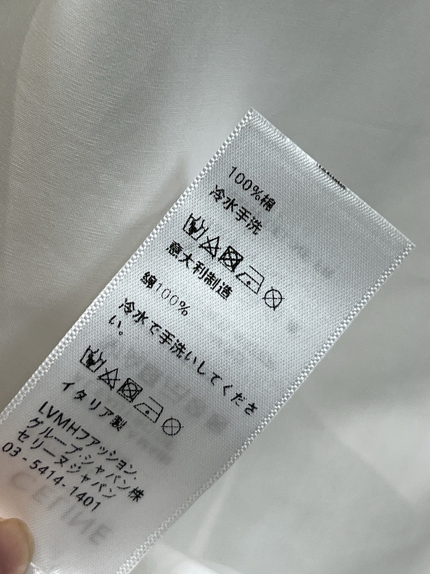 26春夏新款 白色双口袋工装衬衫 宽松版型+纯棉面料 穿着舒适透气 春秋季节超适合！双翻盖口袋配logo