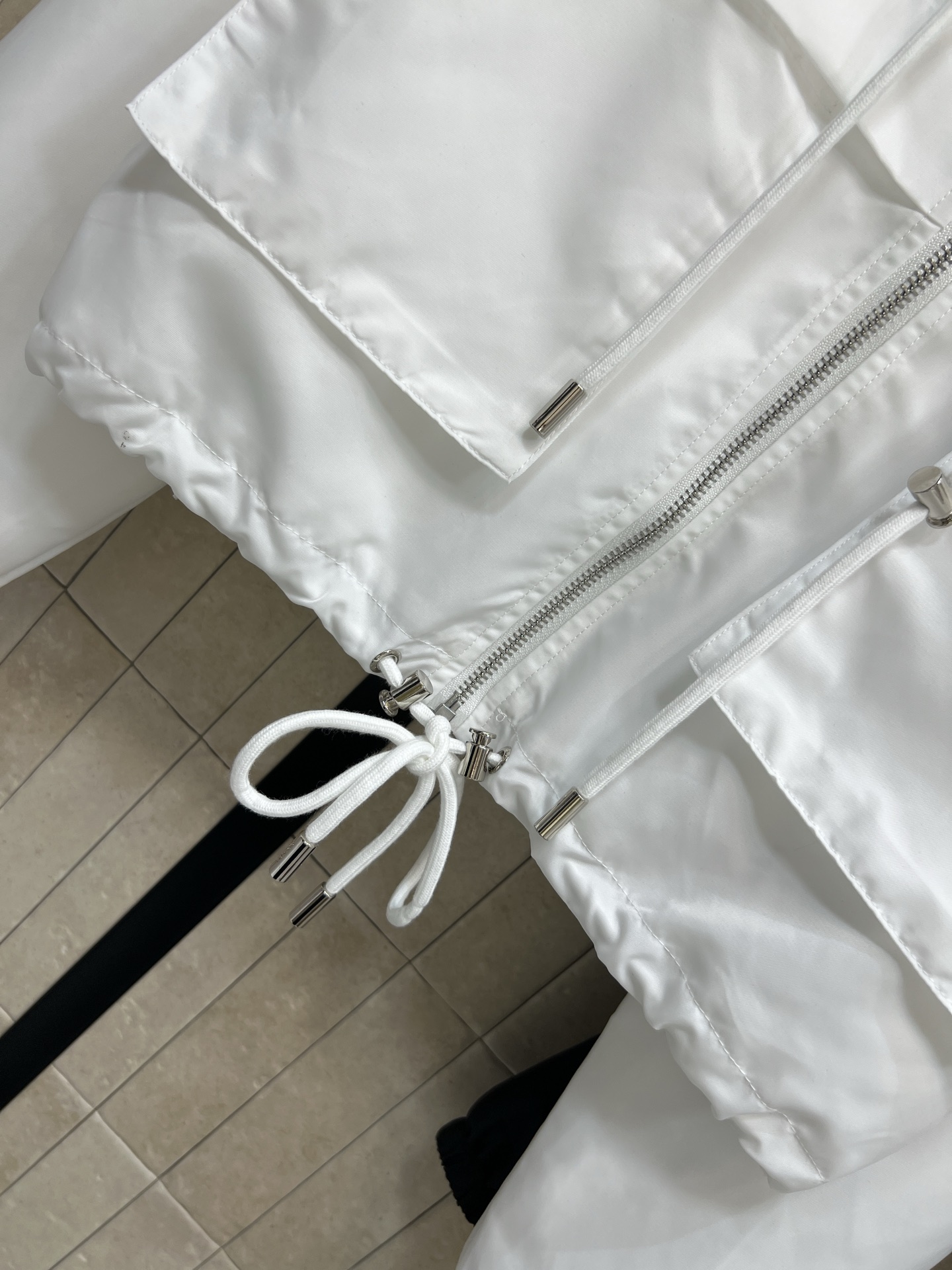 PD家 26春夏新款 连帽短款冲锋衣 轻薄防风面料 春秋穿超合适！连帽+拉链设计 实用又时髦 胸前双口袋