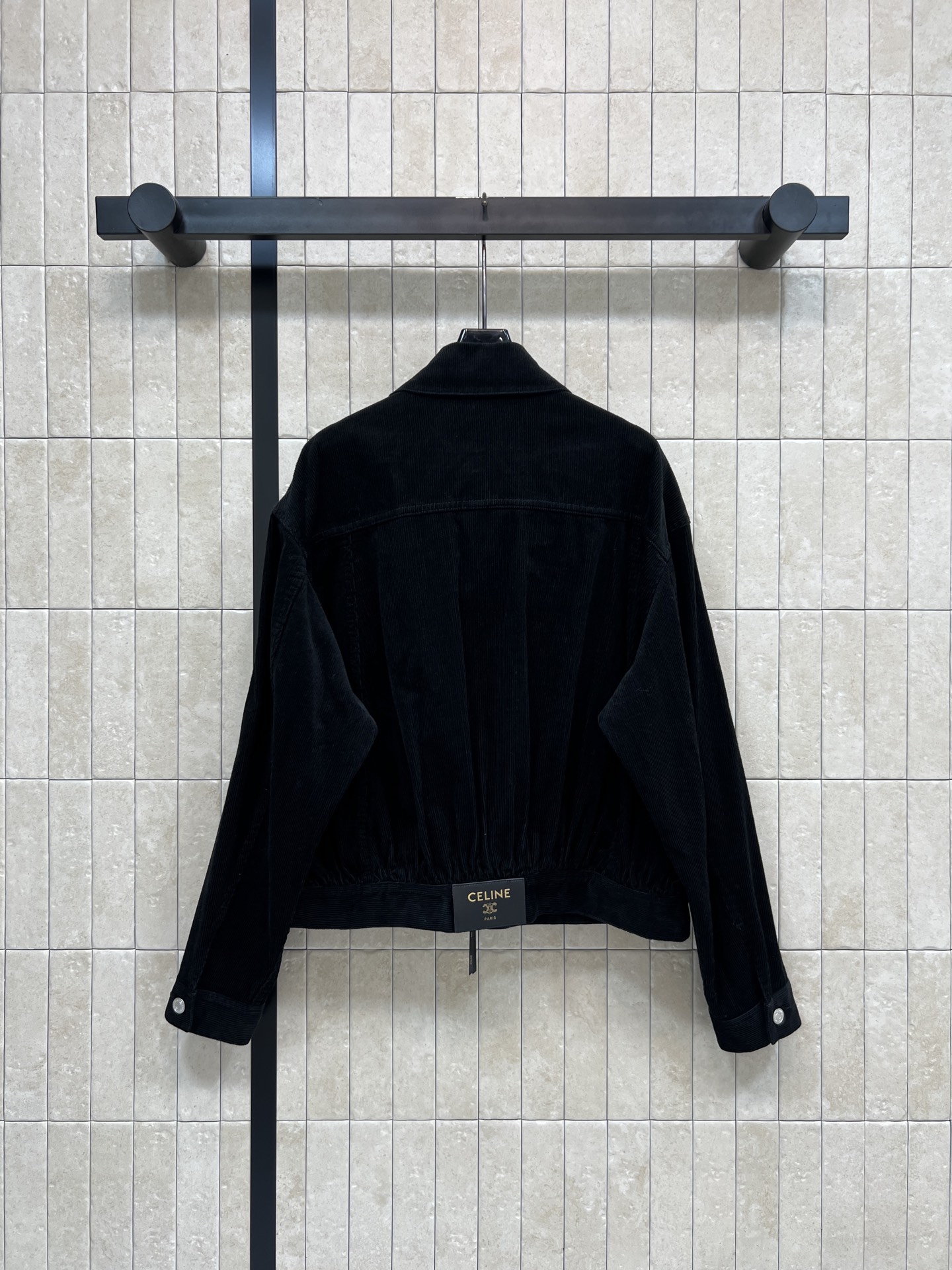 CE家 26春夏新款 黑色灯芯绒夹克外套 100%棉材质 柔软有垂感 复古黑色超有质感 短款版型+拉链+