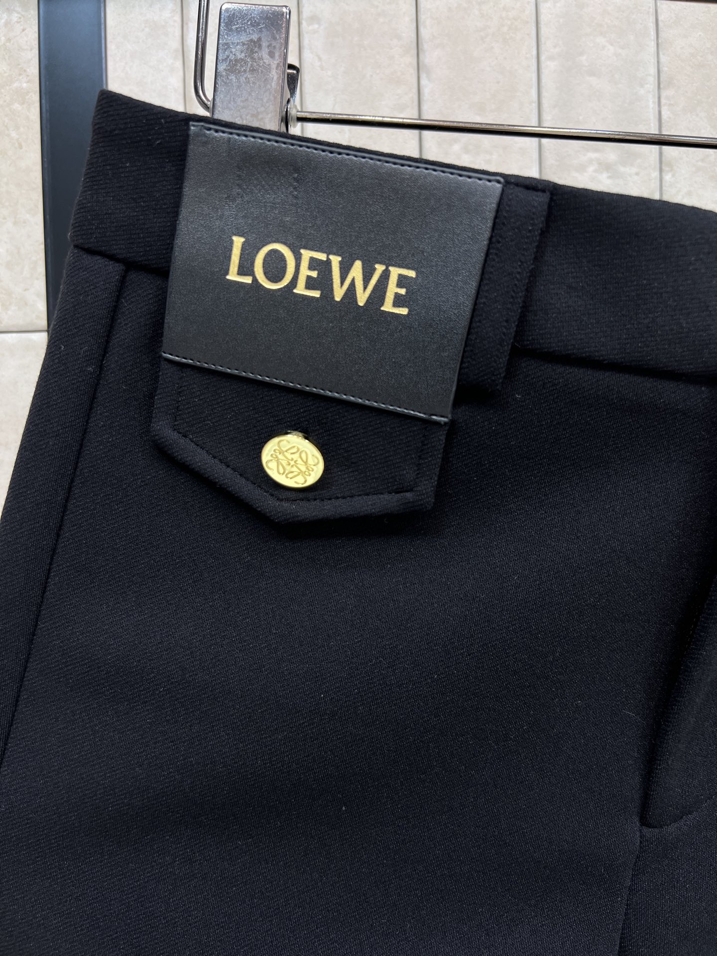 LE家 26春夏新款 黑色微喇裤 高腰设计+logo金属纽扣 简约又高级！微喇裤型修饰腿型 拉长比例 显