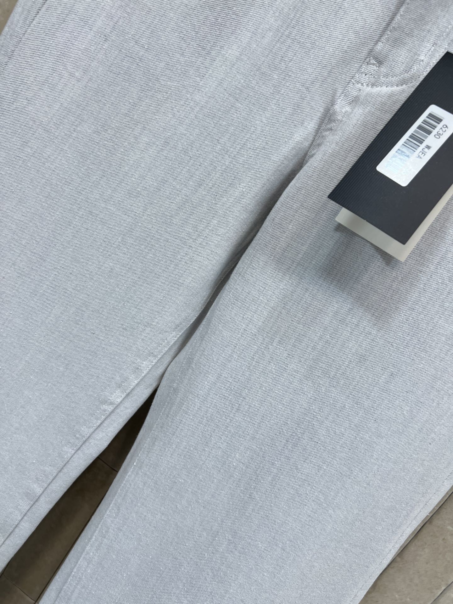 26春夏新款 浅蓝色直筒牛仔裤 春夏穿超舒服！高腰直筒设计修饰腿型 显瘦显高 梨形身材或小个子女生都很友