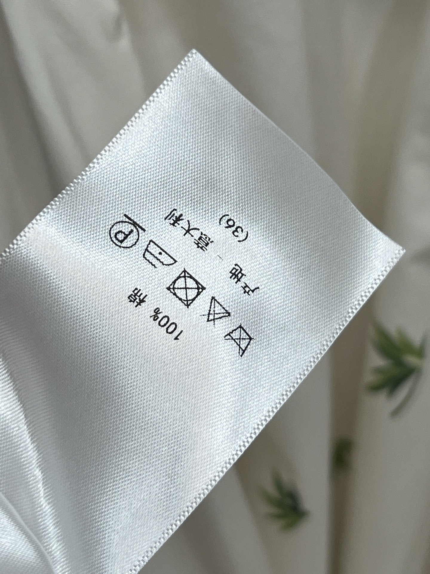 D家 26早春新款 小黄花印花高腰半身裙 白色底配黄色花卉印花 清新优雅 蝴蝶结装饰超有细节感 定制印花