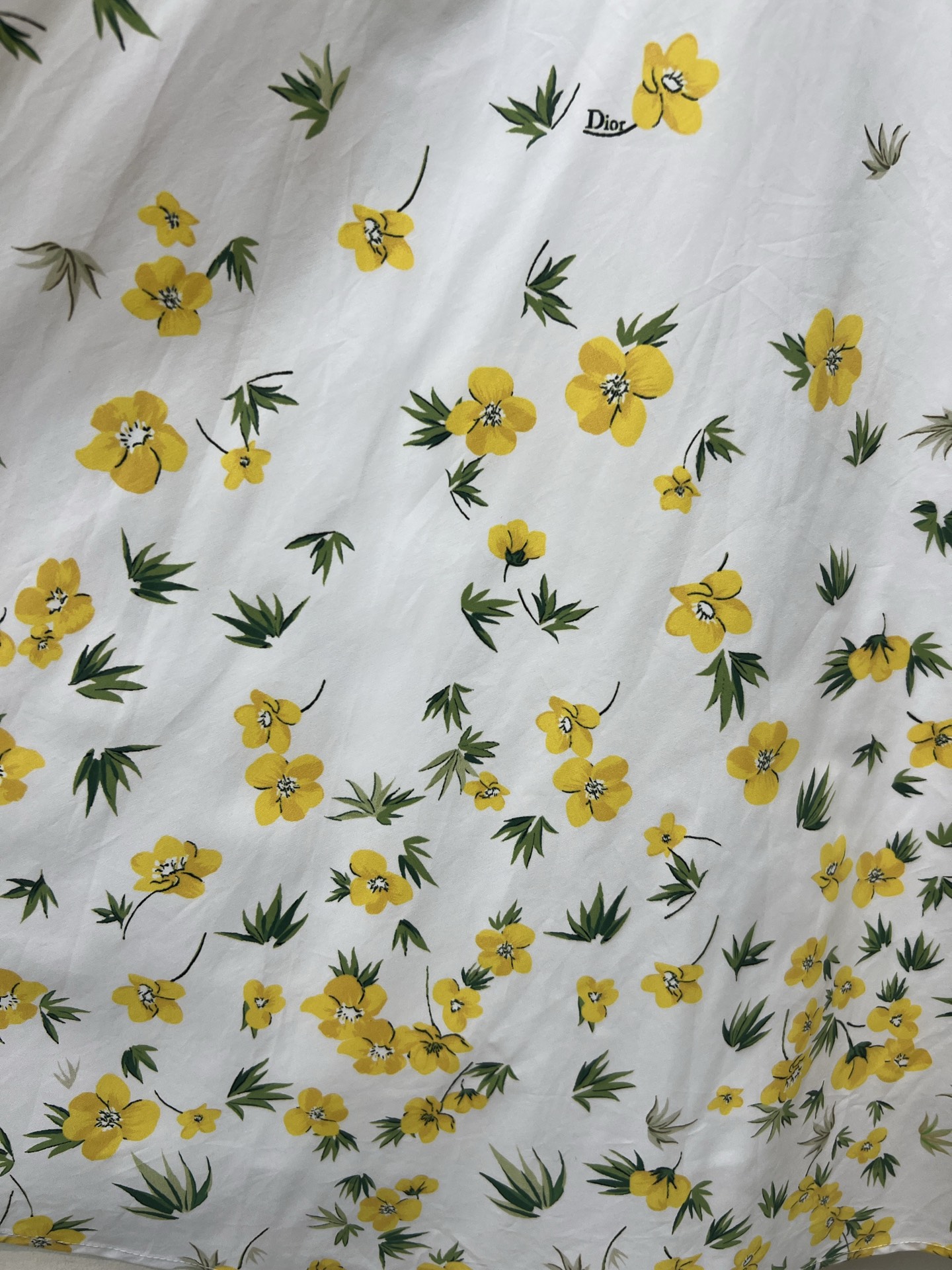 D家 26早春新款 小黄花印花高腰半身裙 白色底配黄色花卉印花 清新优雅 蝴蝶结装饰超有细节感 定制印花