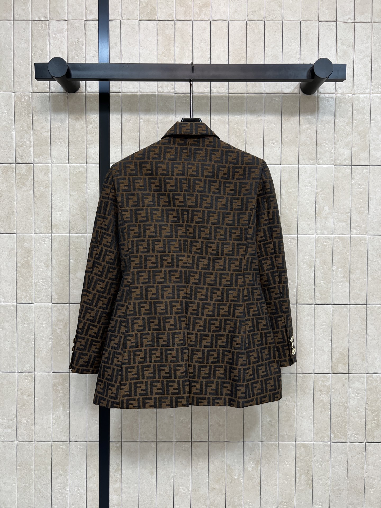 F家 26春夏新款 FF老花西装外套 棕色主色调+FF标志 品牌辨识度超高！羊毛混纺面料 秋冬穿超保暖又