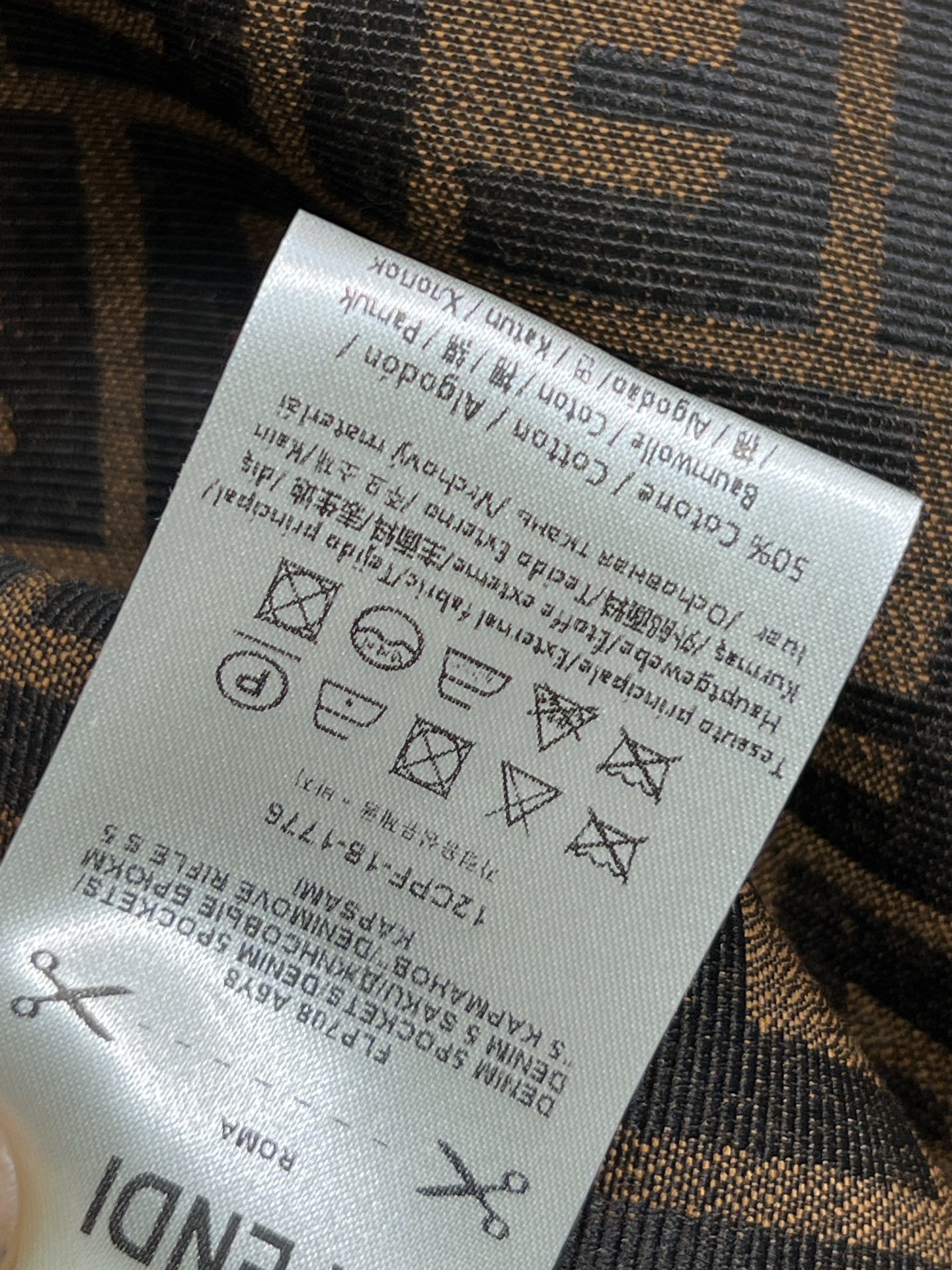 F家 26春夏新款 FF老花西装外套 棕色主色调+FF标志 品牌辨识度超高！羊毛混纺面料 秋冬穿超保暖又