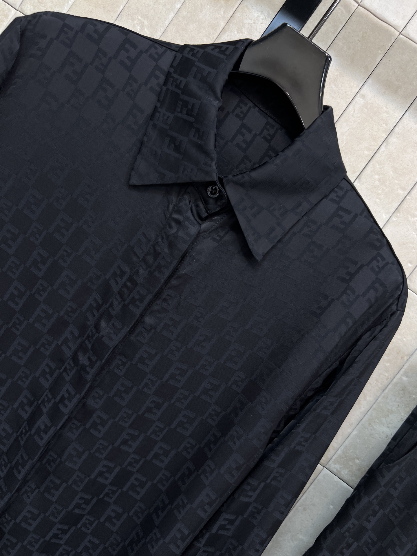 FD家 26春夏新款 FF提花衬衫+休闲裤套装 简约又有细节感 轻薄透气 春夏穿超舒服！FF纹理低调有层