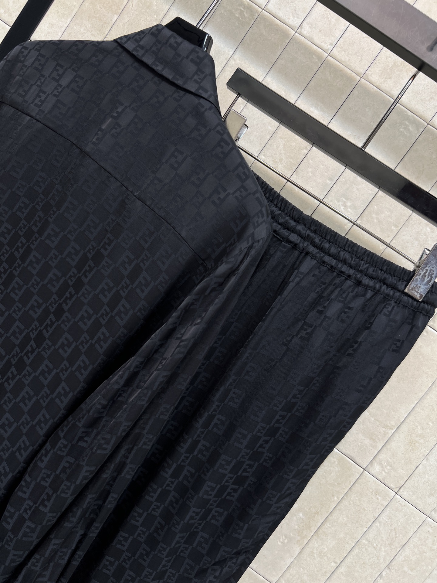 FD家 26春夏新款 FF提花衬衫+休闲裤套装 简约又有细节感 轻薄透气 春夏穿超舒服！FF纹理低调有层