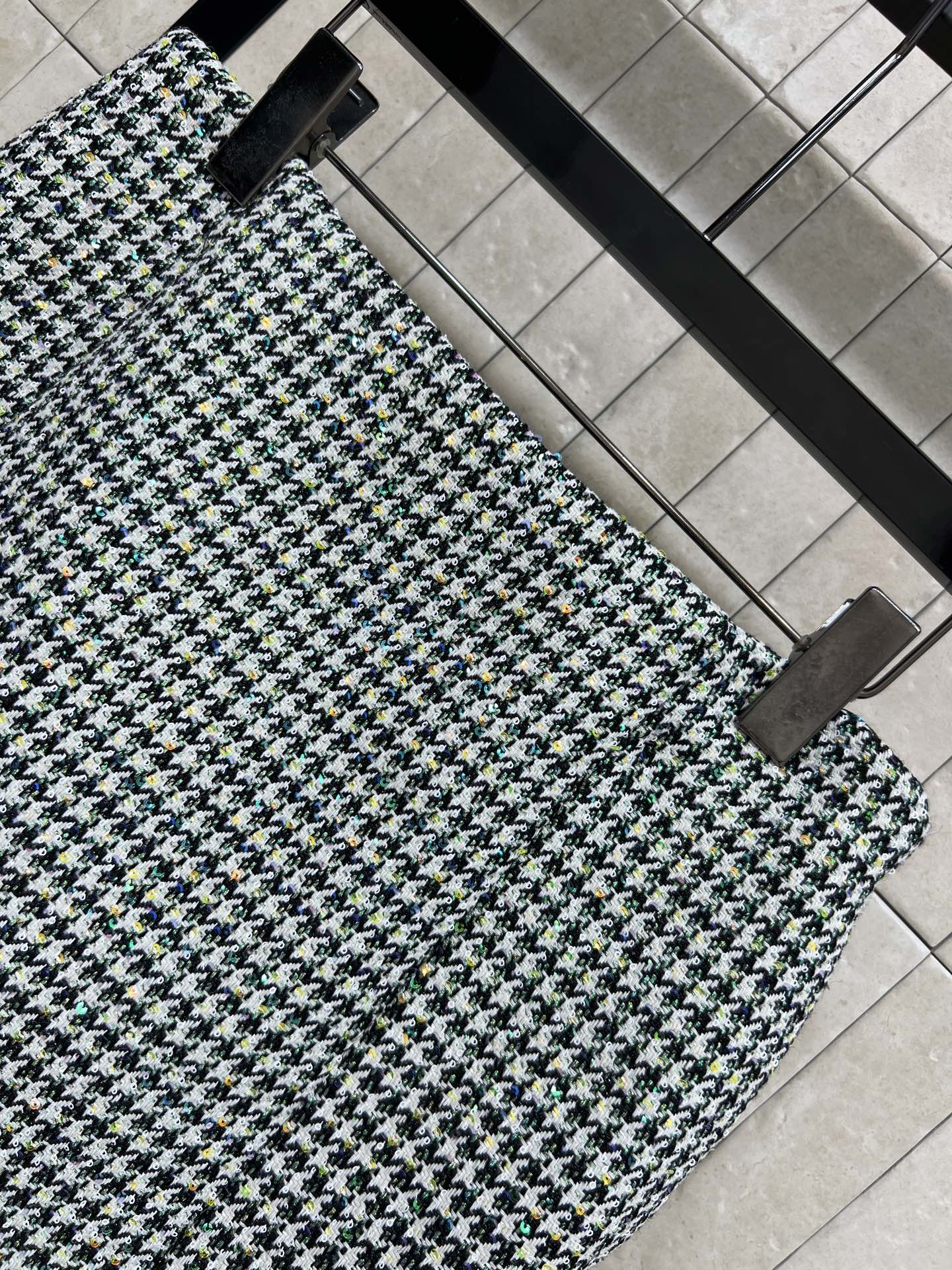 26春夏新款 绿色千鸟格羊毛高腰千鸟格半身裙 经典千鸟格粗花呢编织 羊毛呢材质 春夏穿超有质感！高腰A字