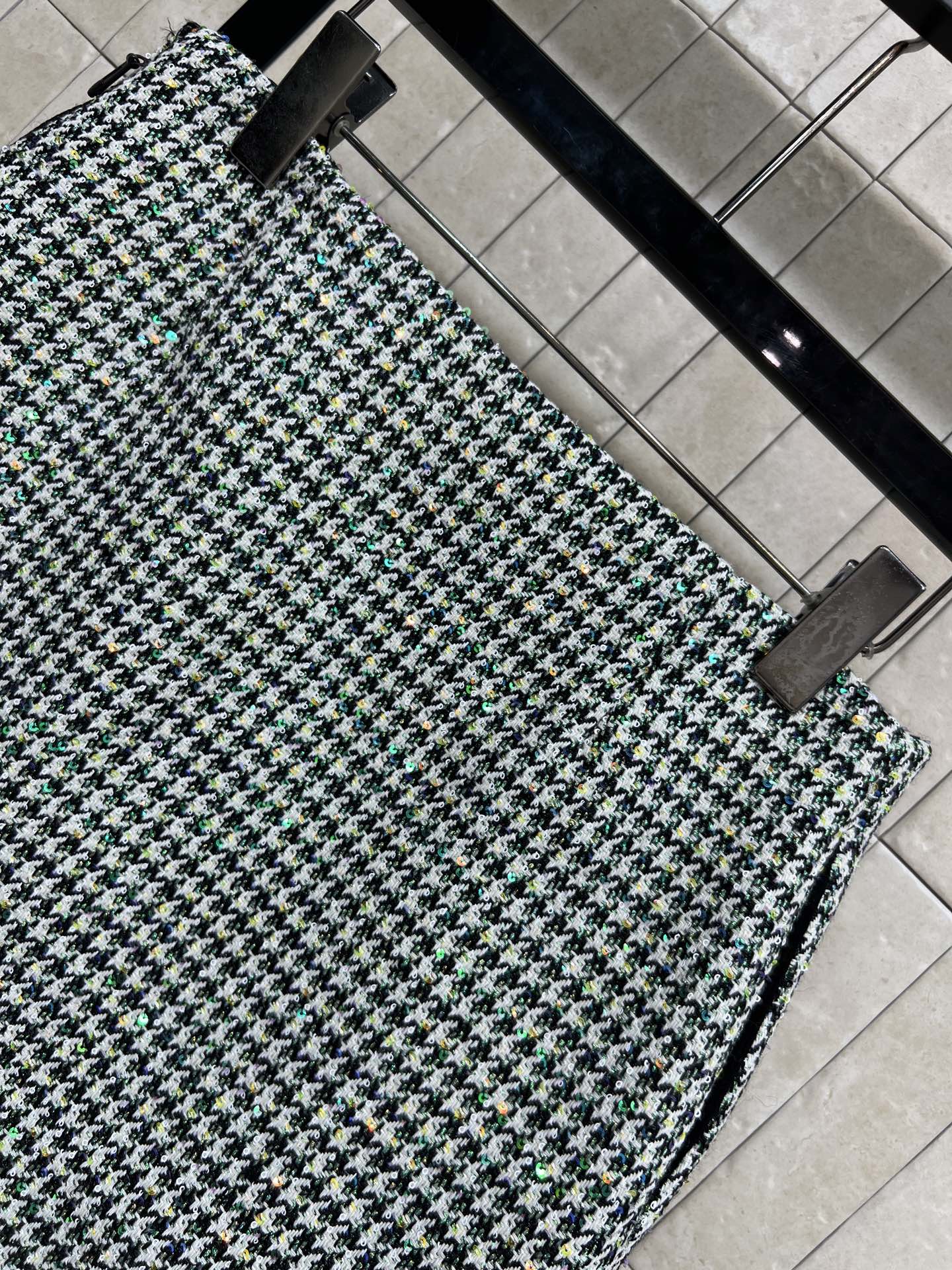 26春夏新款 绿色千鸟格羊毛高腰千鸟格半身裙 经典千鸟格粗花呢编织 羊毛呢材质 春夏穿超有质感！高腰A字