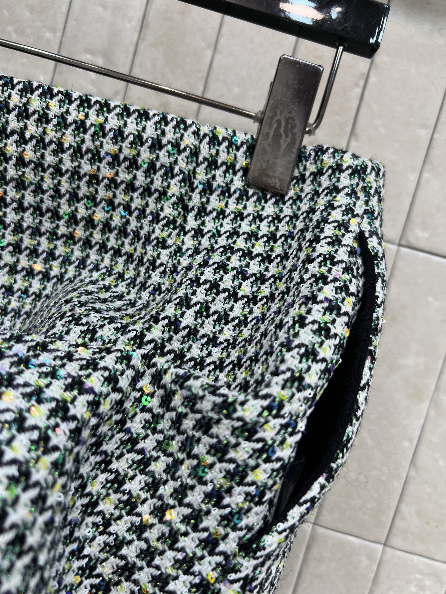 26春夏新款 绿色千鸟格羊毛高腰千鸟格半身裙 经典千鸟格粗花呢编织 羊毛呢材质 春夏穿超有质感！高腰A字