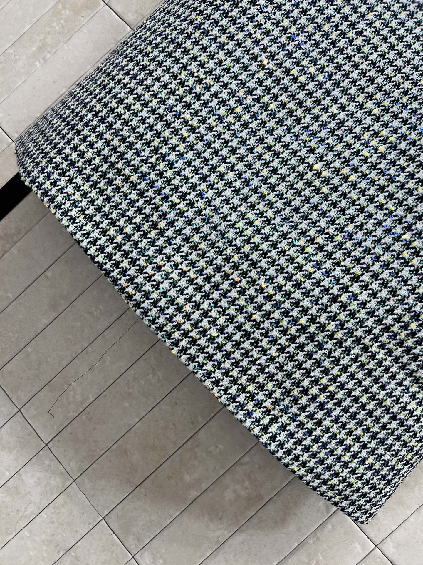 26春夏新款 绿色千鸟格羊毛无袖连衣裙 经典千鸟格粗花呢编织 羊毛呢材质 优雅复古气质满分 粗花呢面料 