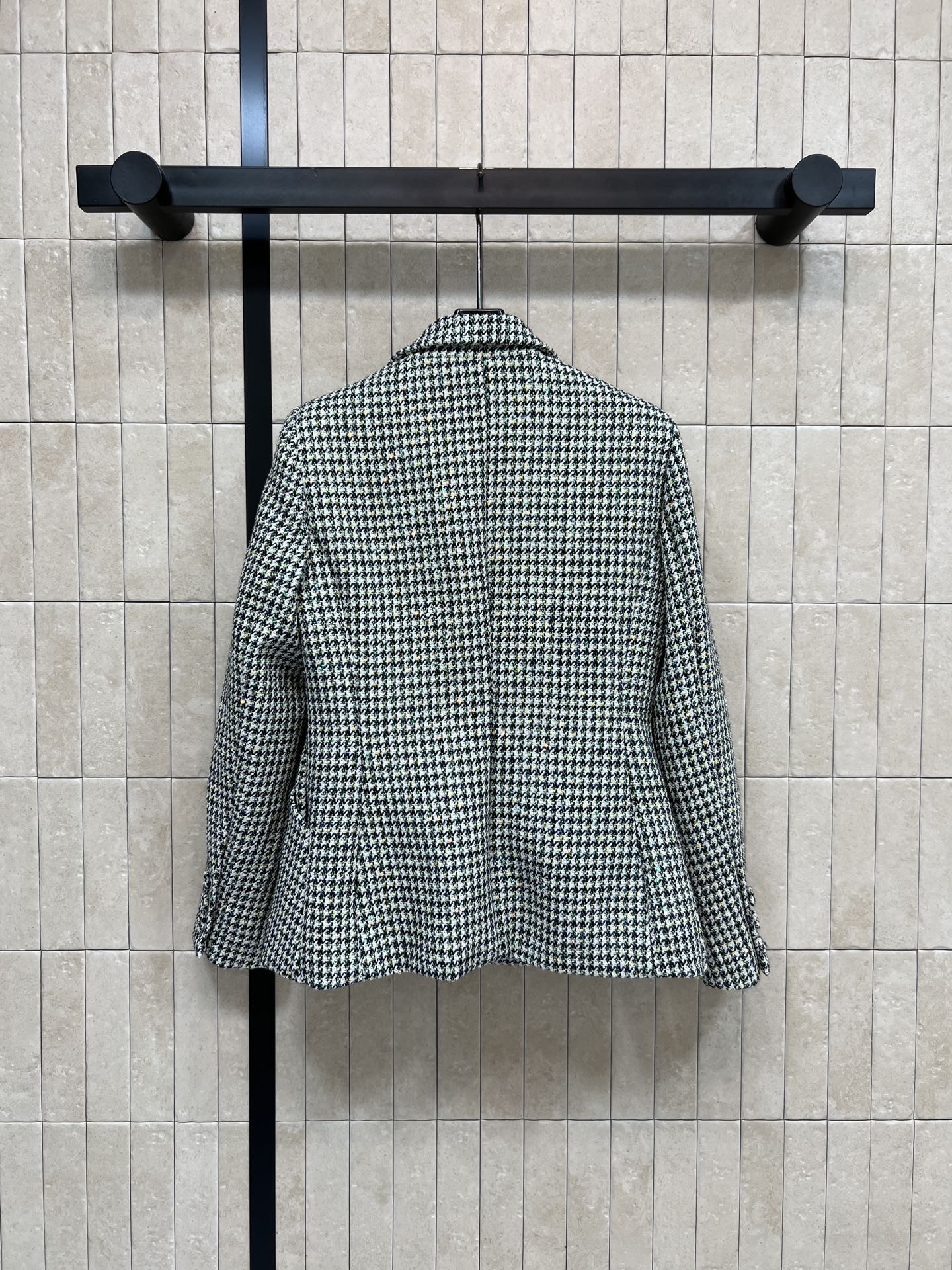 26春夏新款 绿色千鸟格羊毛西装外套 经典千鸟格粗花呢编织 羊毛呢材质 英伦复古风满满 粗花呢面料质感高