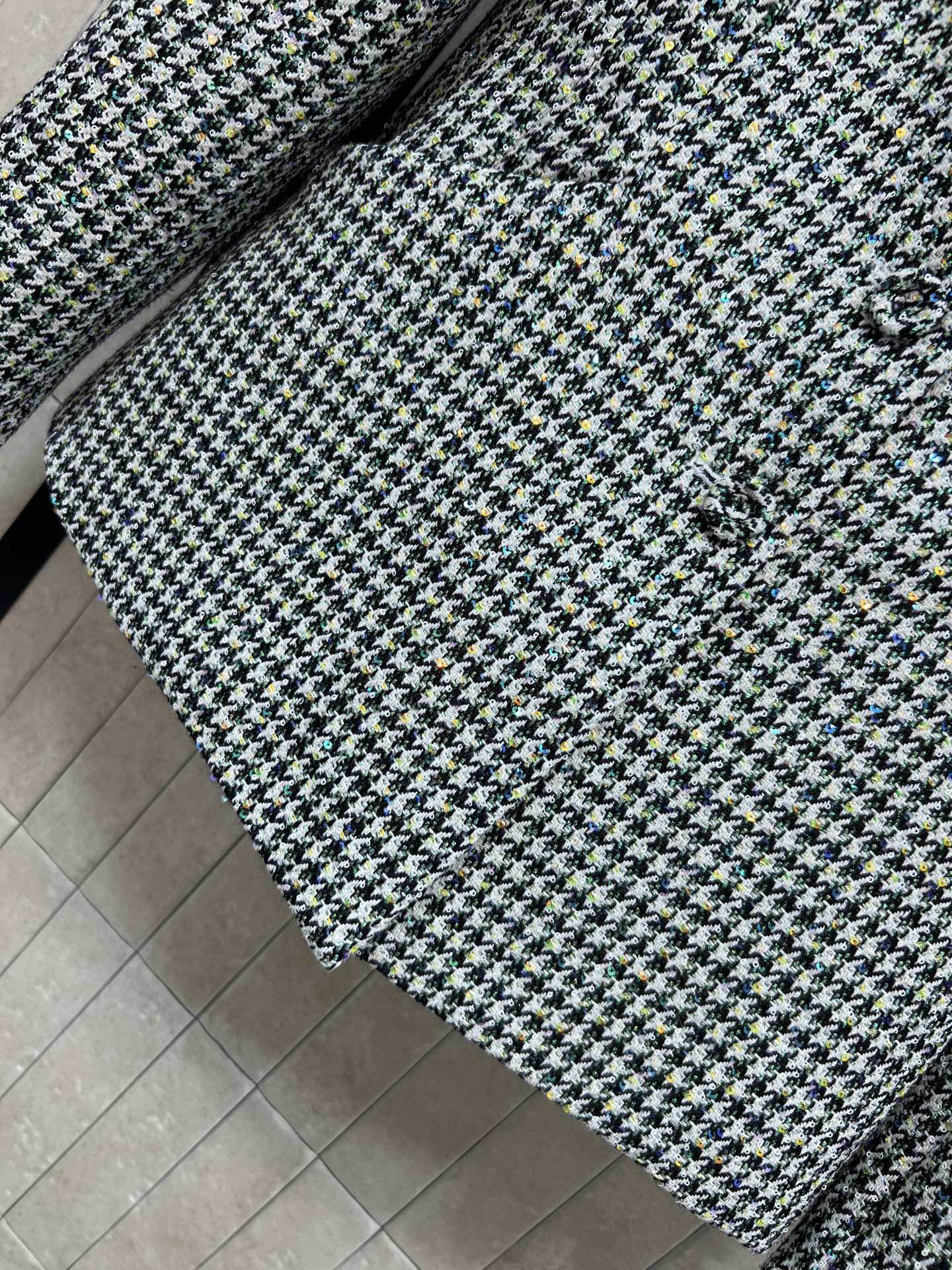 26春夏新款 绿色千鸟格羊毛西装外套 经典千鸟格粗花呢编织 羊毛呢材质 英伦复古风满满 粗花呢面料质感高