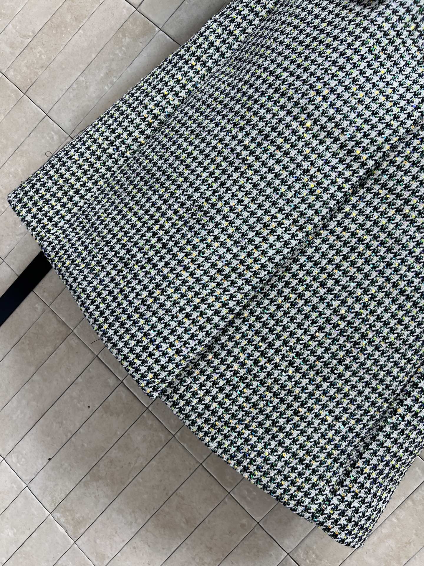 26春夏新款 绿色千鸟格羊毛大衣 经典千鸟格粗花呢编织 羊毛呢材质 保暖又高级 中款设计 通勤日常都能轻