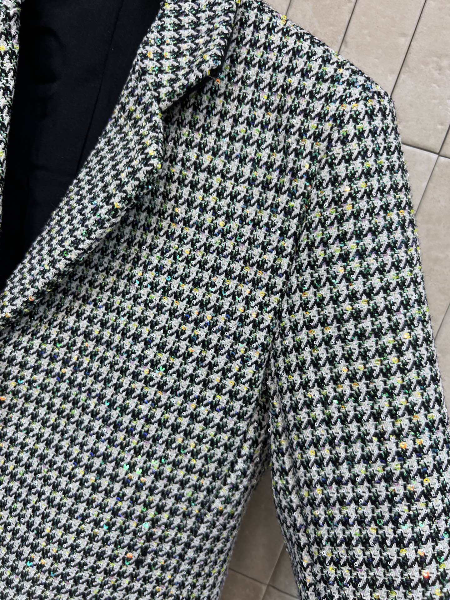 26春夏新款 绿色千鸟格羊毛大衣 经典千鸟格粗花呢编织 羊毛呢材质 保暖又高级 中款设计 通勤日常都能轻