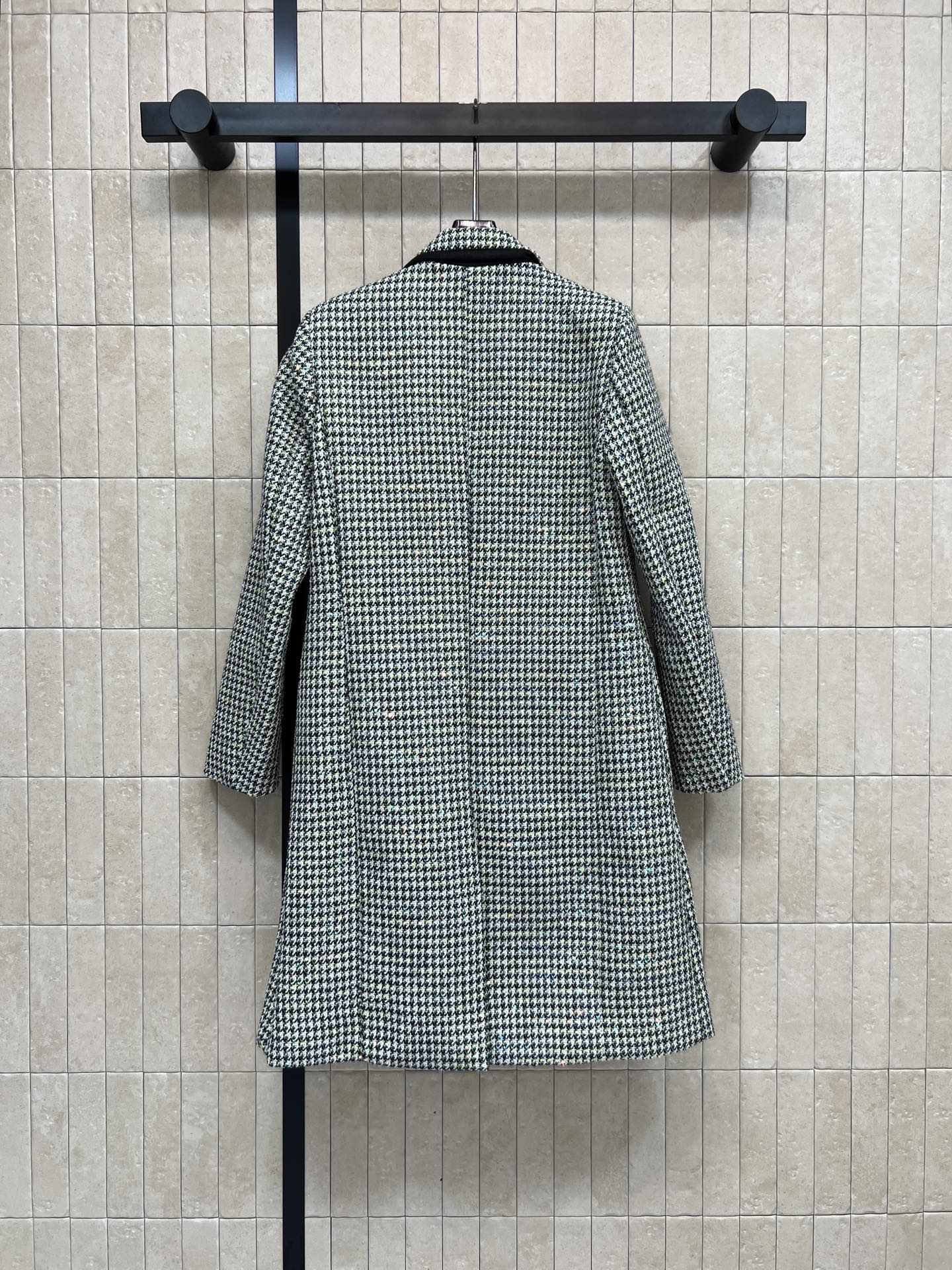 26春夏新款 绿色千鸟格羊毛大衣 经典千鸟格粗花呢编织 羊毛呢材质 保暖又高级 中款设计 通勤日常都能轻