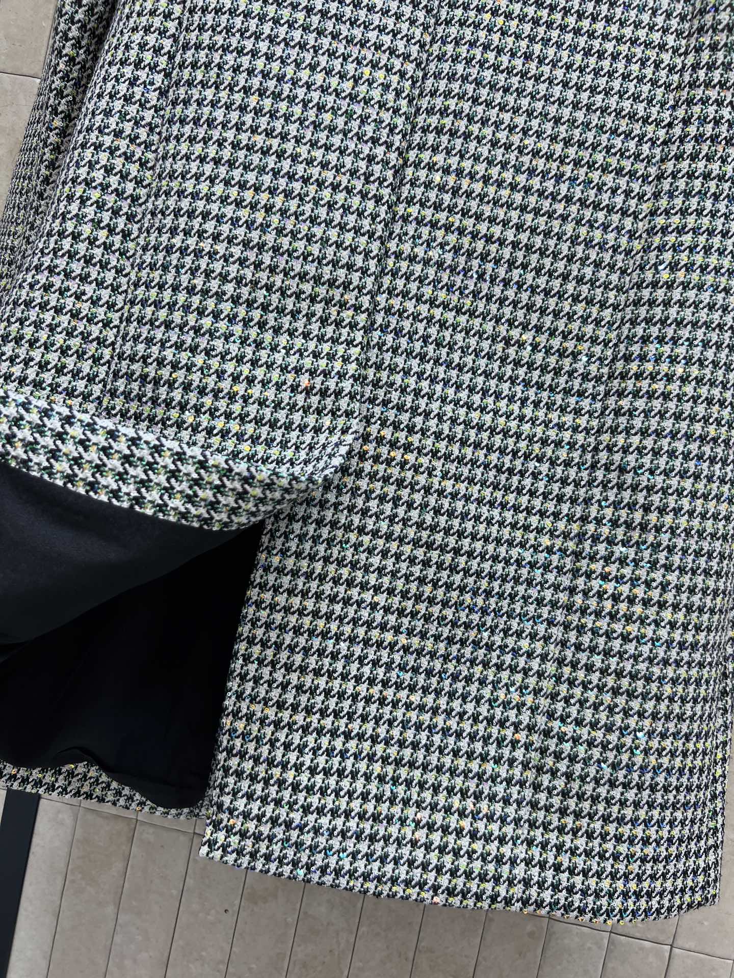 26春夏新款 绿色千鸟格羊毛大衣 经典千鸟格粗花呢编织 羊毛呢材质 保暖又高级 中款设计 通勤日常都能轻