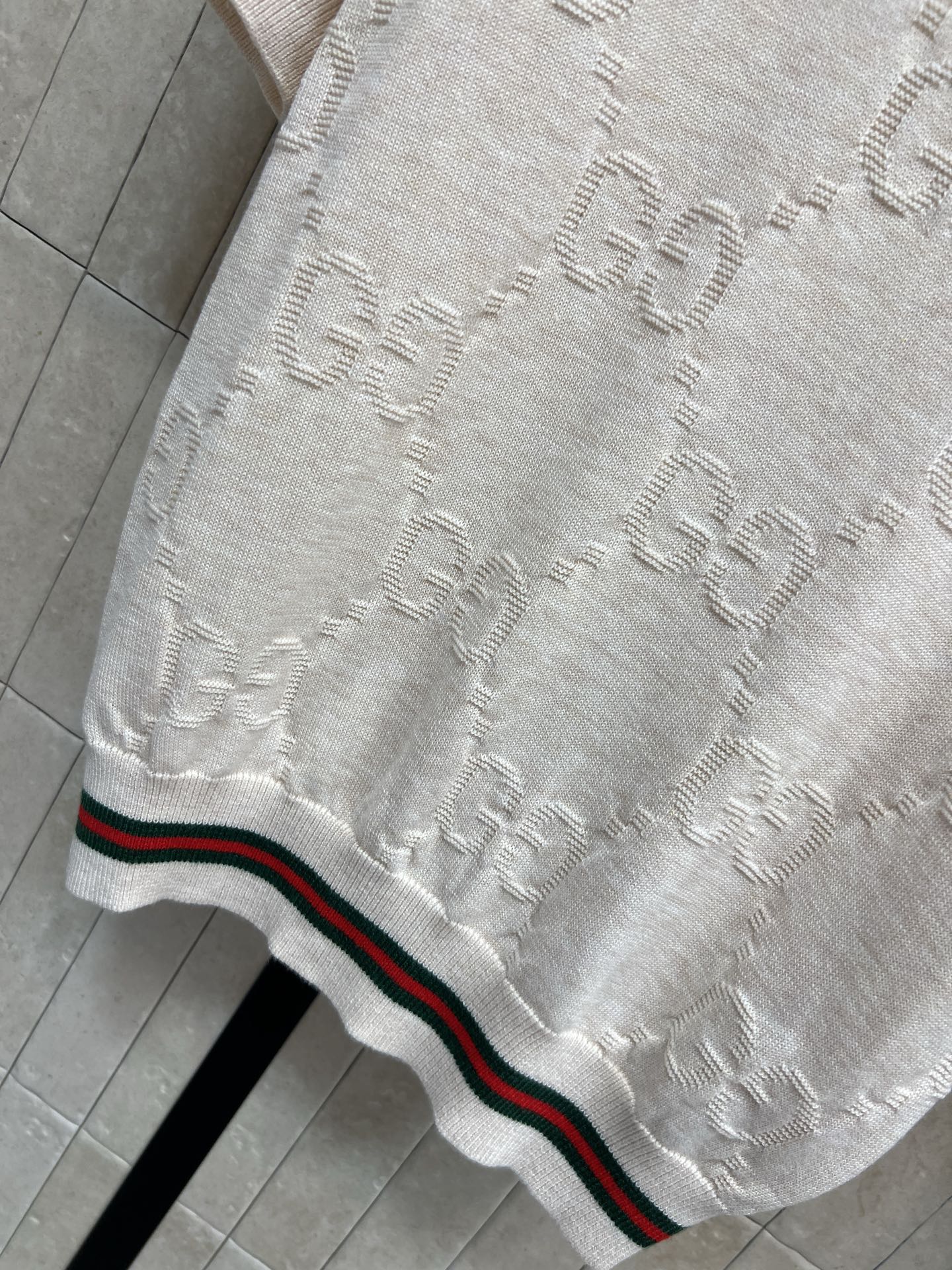 G家 26春夏新款 GG提花羊毛针织短袖 采用羊毛材质 柔软舒适 日常穿着超友好 经典双G提花+红绿条纹