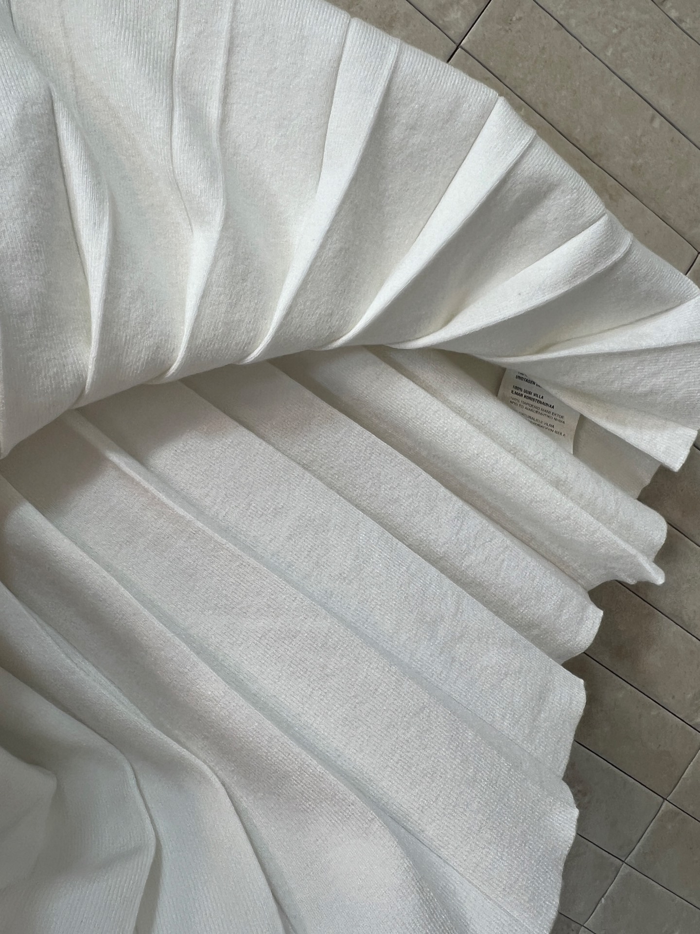 MIU家 26春夏新款 拼色羊毛针织套装 短袖T恤 +百褶裙 蓝白黑主色+红色条纹 简约又超有活力！柔软