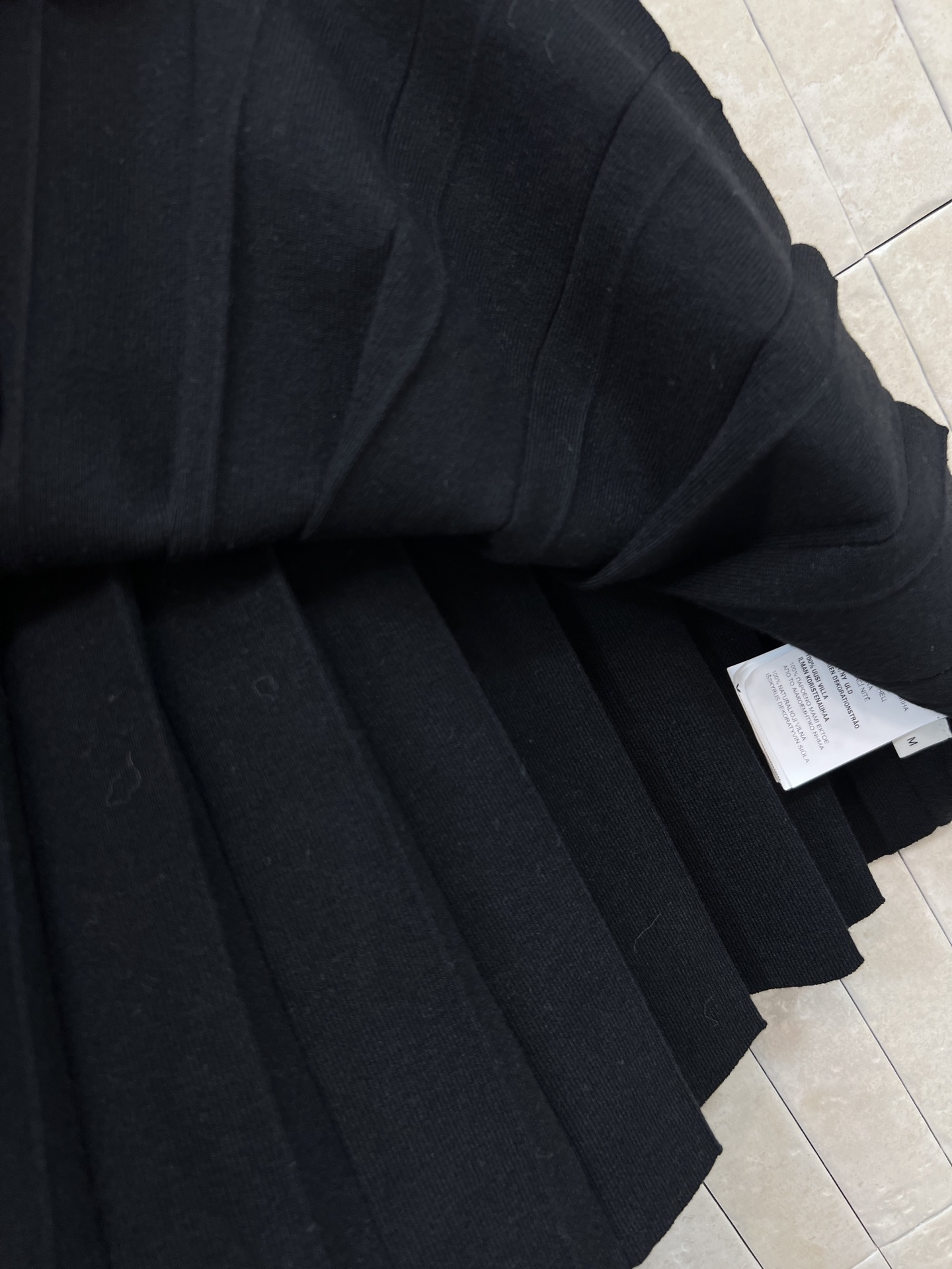 MIU家 26春夏新款 拼色羊毛针织套装 短袖T恤 +百褶裙 蓝白黑主色+红色条纹 简约又超有活力！柔软