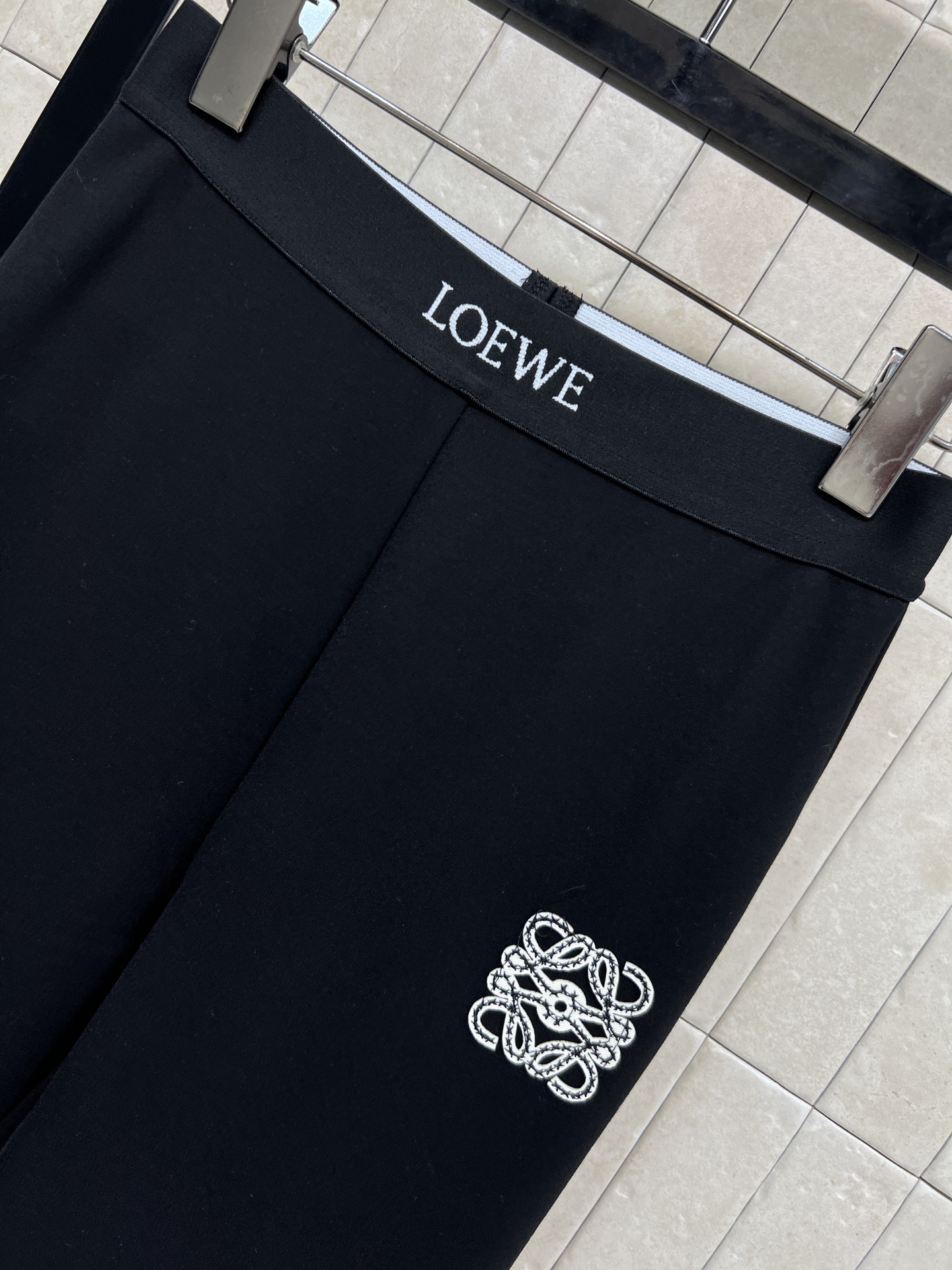 LW家 26春夏新款 黑色微喇裤 高腰设计+微喇叭裤脚 修饰腿型超显瘦！高品质针织面料 柔软有弹性 穿着