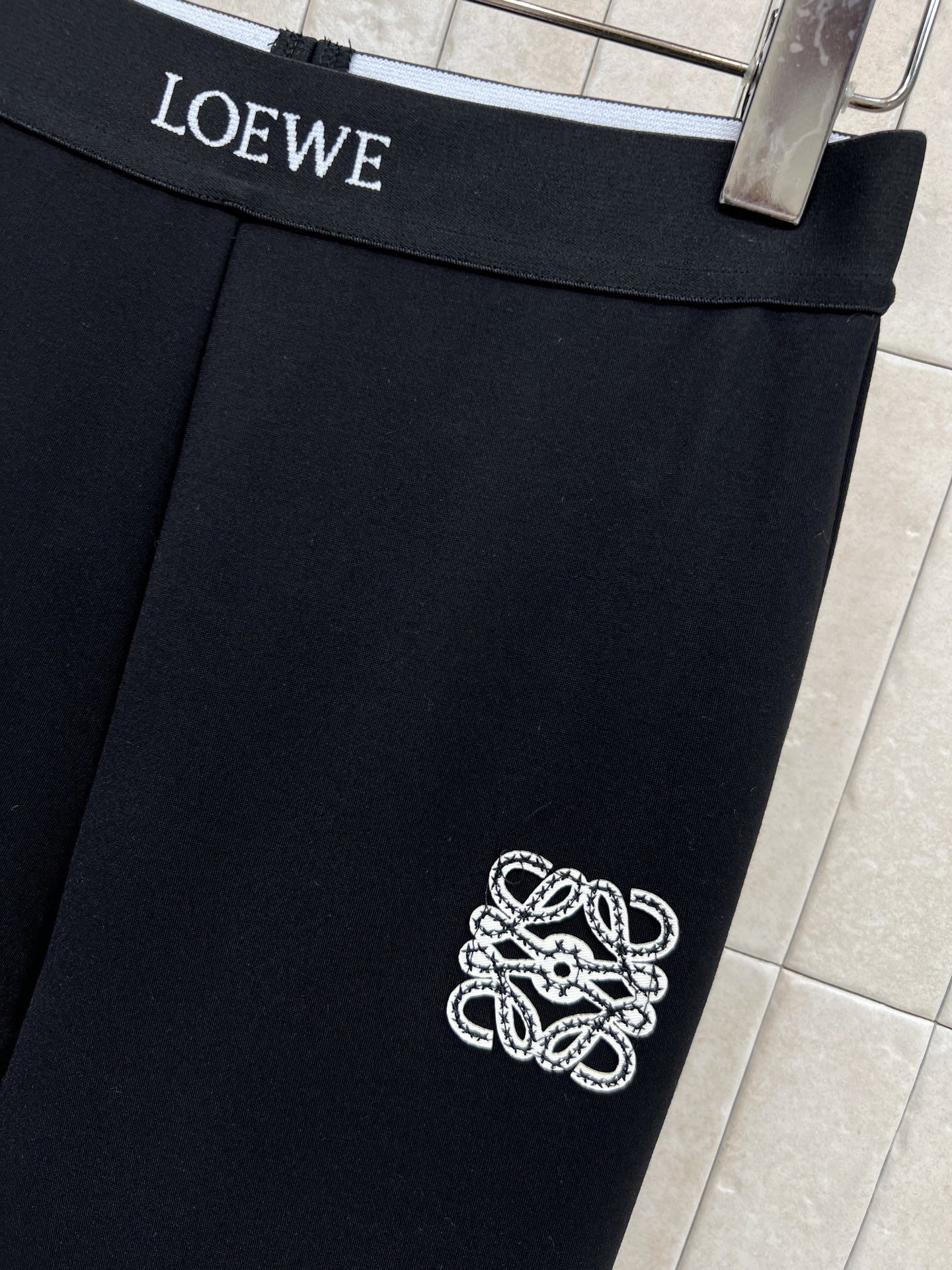 LW家 26春夏新款 黑色微喇裤 高腰设计+微喇叭裤脚 修饰腿型超显瘦！高品质针织面料 柔软有弹性 穿着