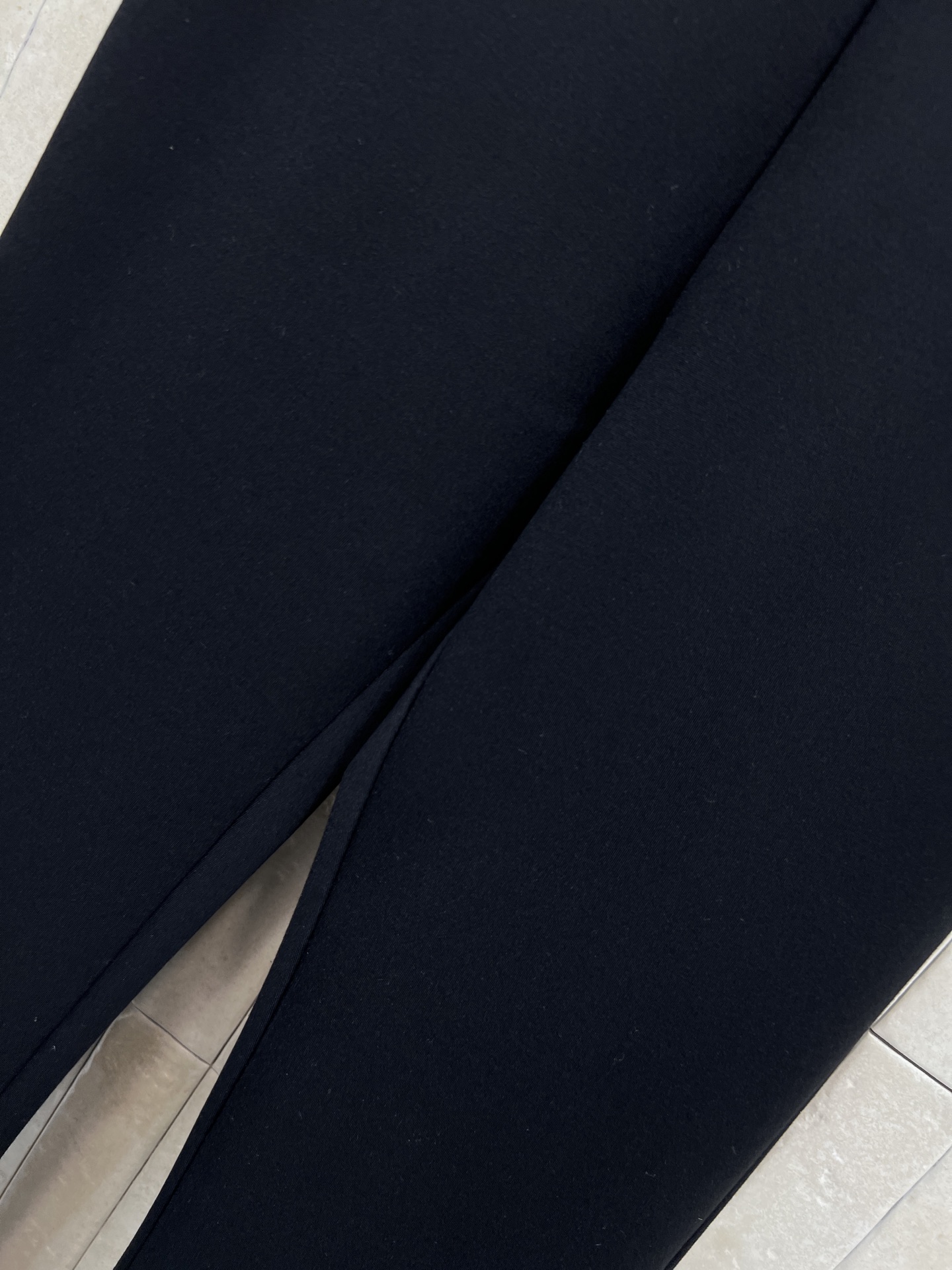 LW家 26春夏新款 黑色微喇裤 高腰设计+微喇叭裤脚 修饰腿型超显瘦！高品质针织面料 柔软有弹性 穿着