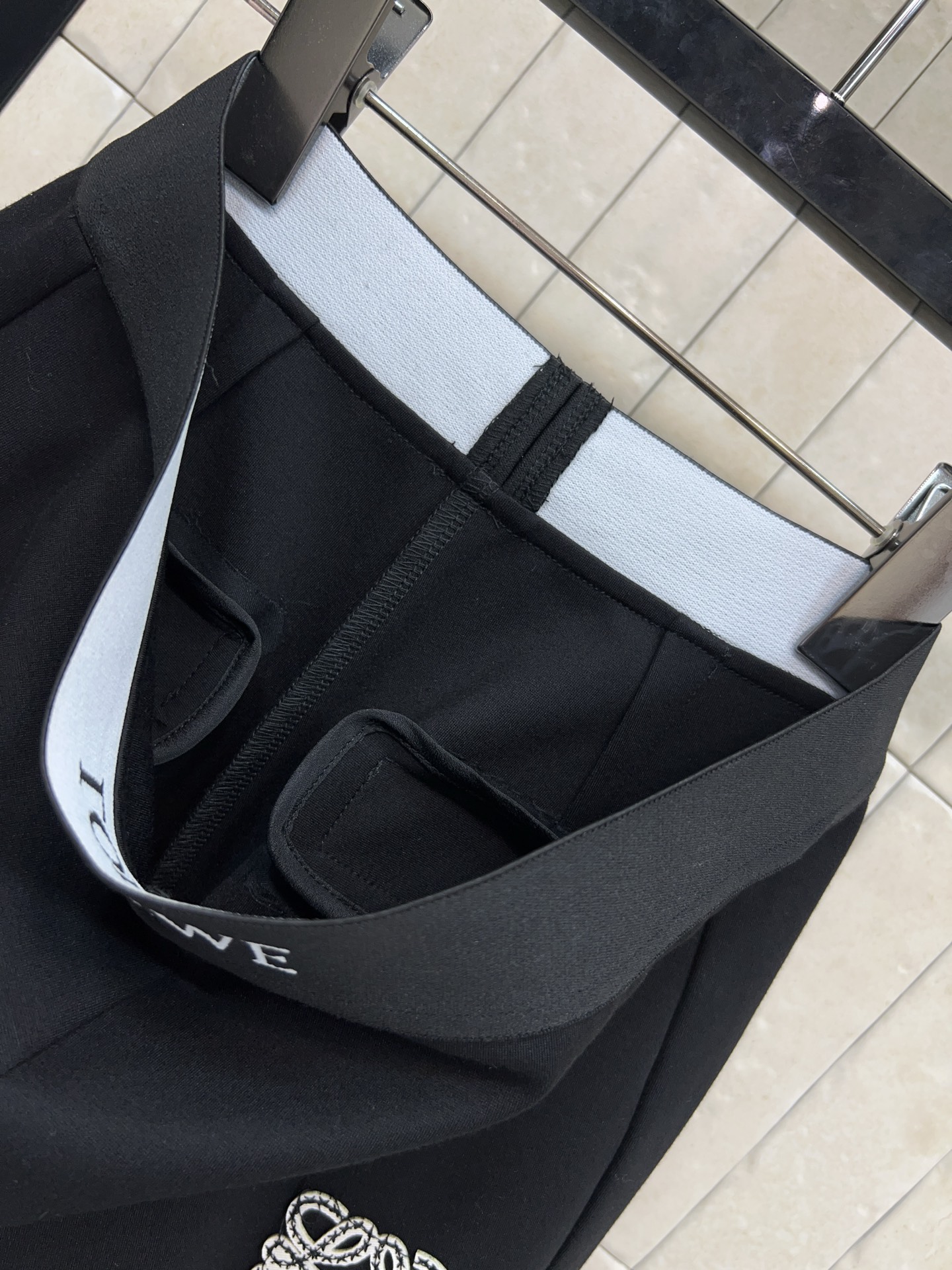 LW家 26春夏新款 黑色微喇裤 高腰设计+微喇叭裤脚 修饰腿型超显瘦！高品质针织面料 柔软有弹性 穿着