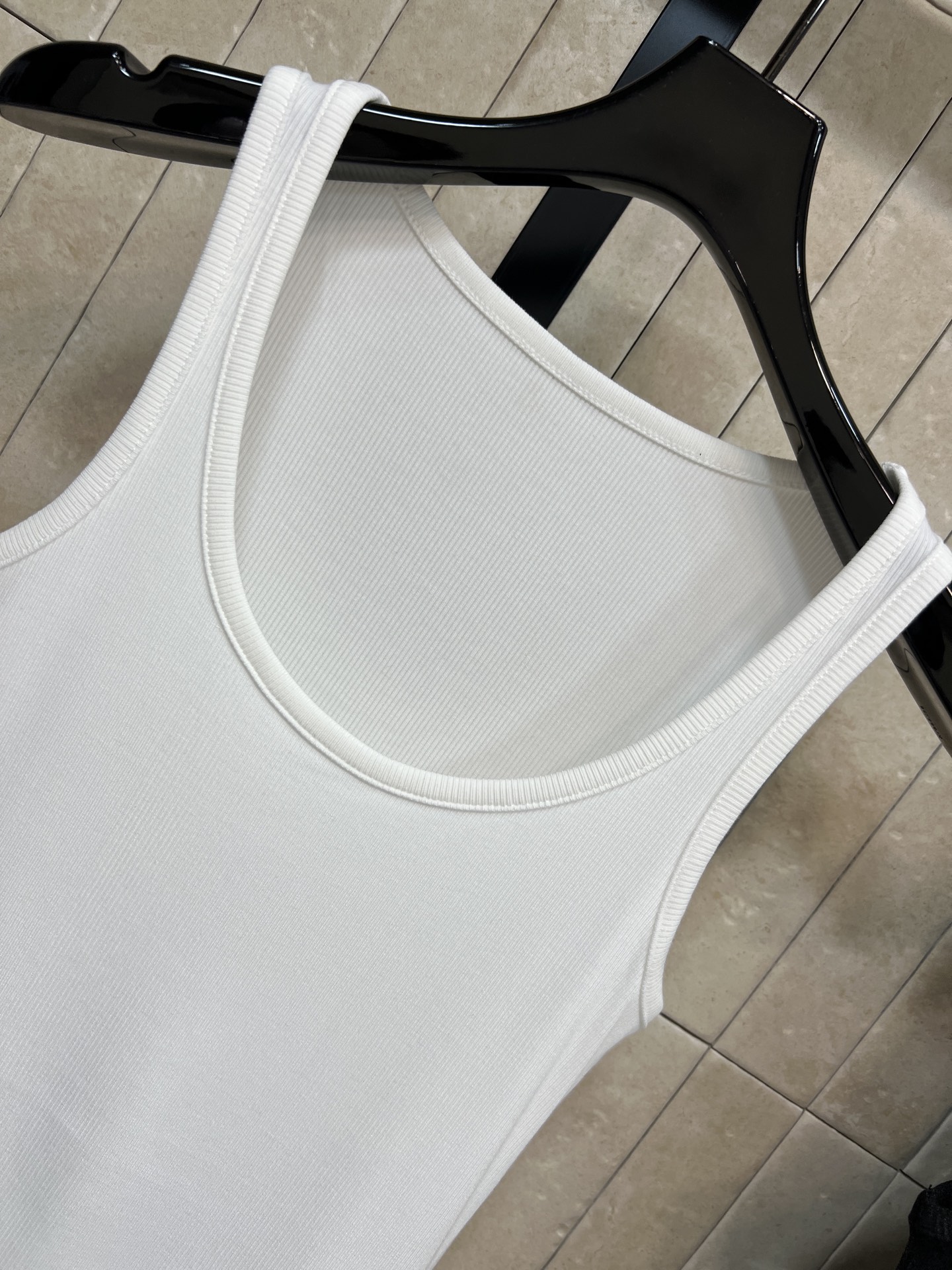 26春夏新款 U领工字背心 采用纯棉面料 柔软透气 夏天穿超舒服！U领设计修饰颈部线条 宽肩带遮副乳 适