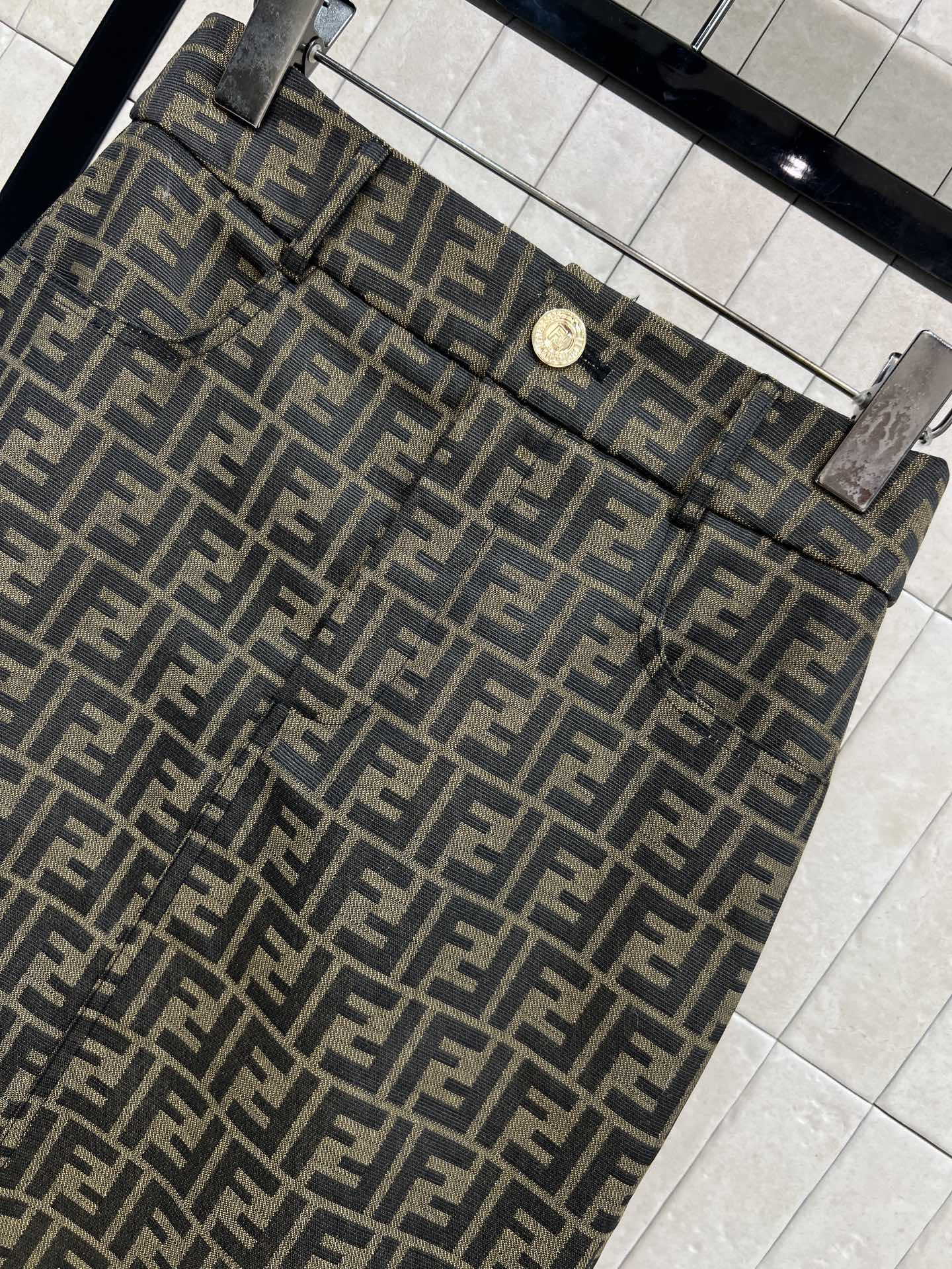 FD家 26春夏新款 FF老花半身裙 经典FF图案 品牌辨识度超高！高品质面料 垂坠感满分 日常或正式场