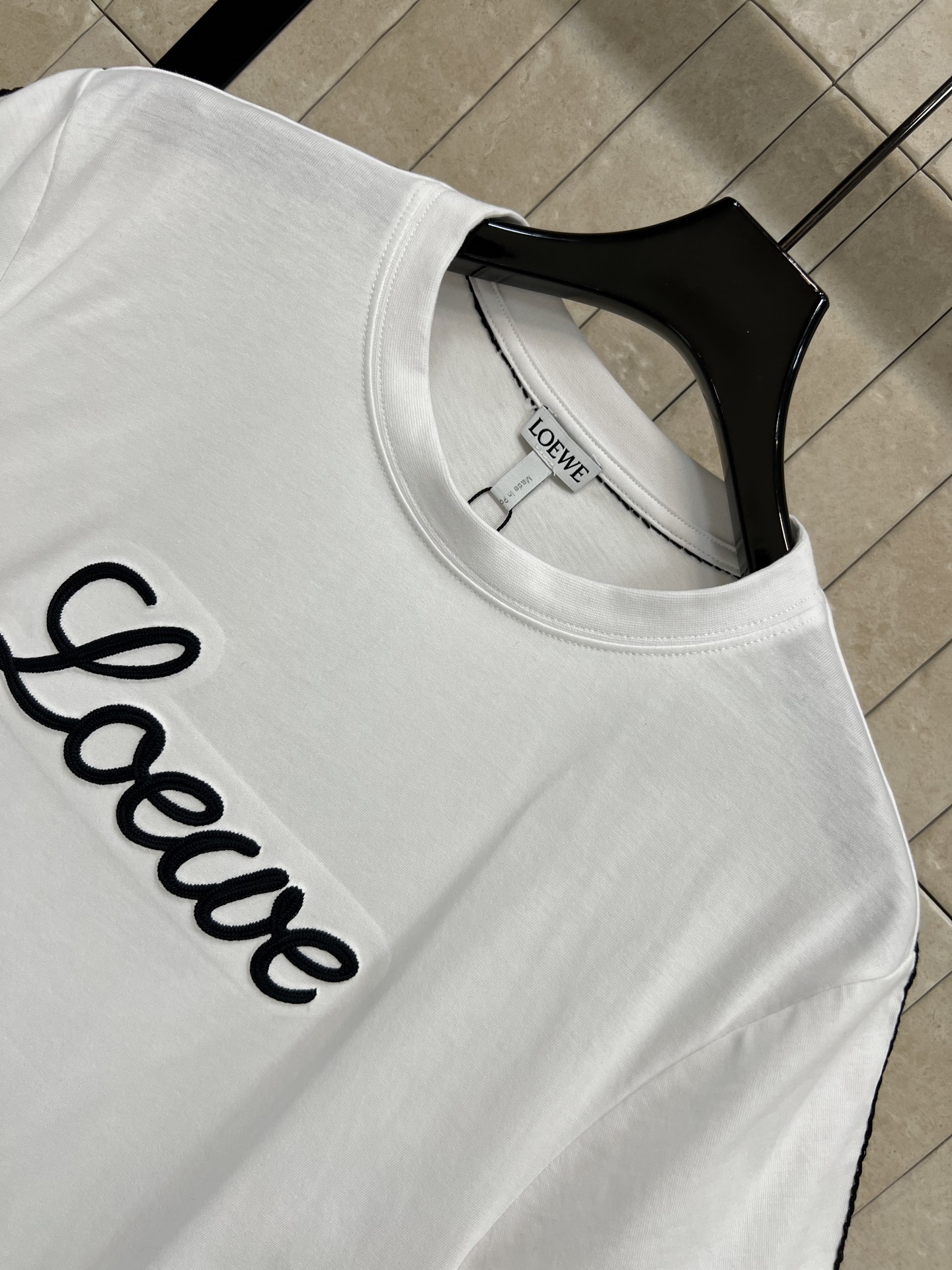 LE家 26春夏新款 经典Logo白色T恤 正面刺绣手写Logo超有辨识度 简约又高级！高品质棉料 柔软