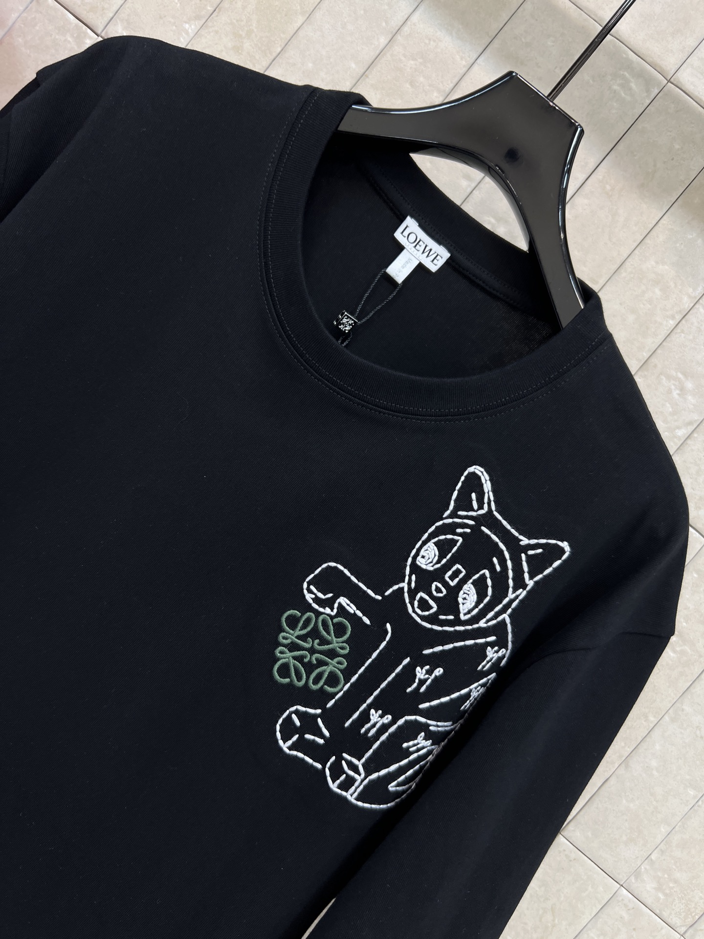 LE家 26春夏新款 Louis Wain联名猫咪T恤 选用高品质纯棉 柔软透气 春夏穿超舒服！胸前猫咪