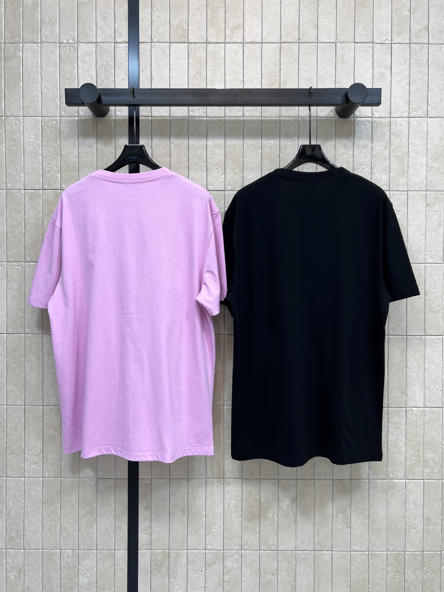 LE家 26春夏新款 Louis Wain联名猫咪T恤 选用高品质纯棉 柔软透气 春夏穿超舒服！胸前猫咪