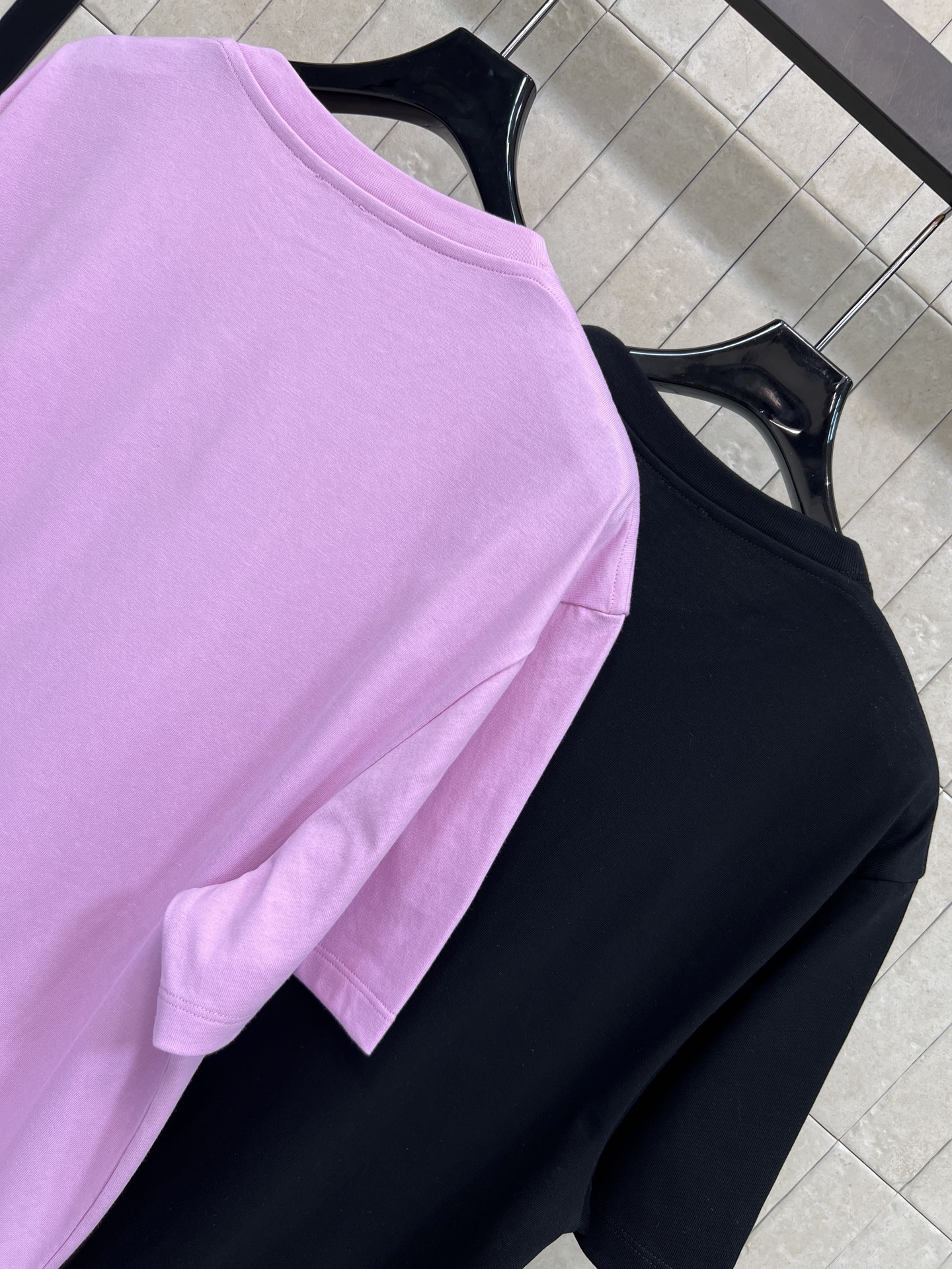 LE家 26春夏新款 Louis Wain联名猫咪T恤 选用高品质纯棉 柔软透气 春夏穿超舒服！胸前猫咪