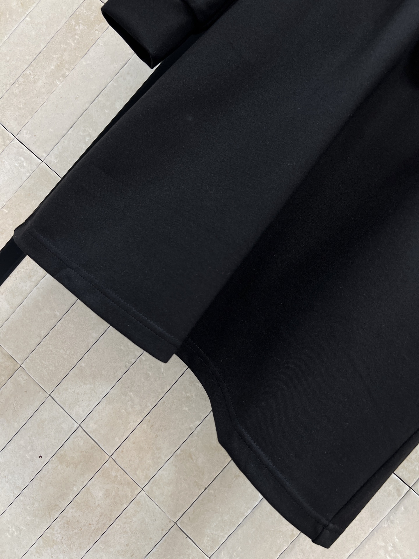 PD家 26春夏新款 三角标连帽拼接连衣裙外套 黑色针织空气棉面料 柔软又挺括 秋冬穿超合适！连帽+双拉