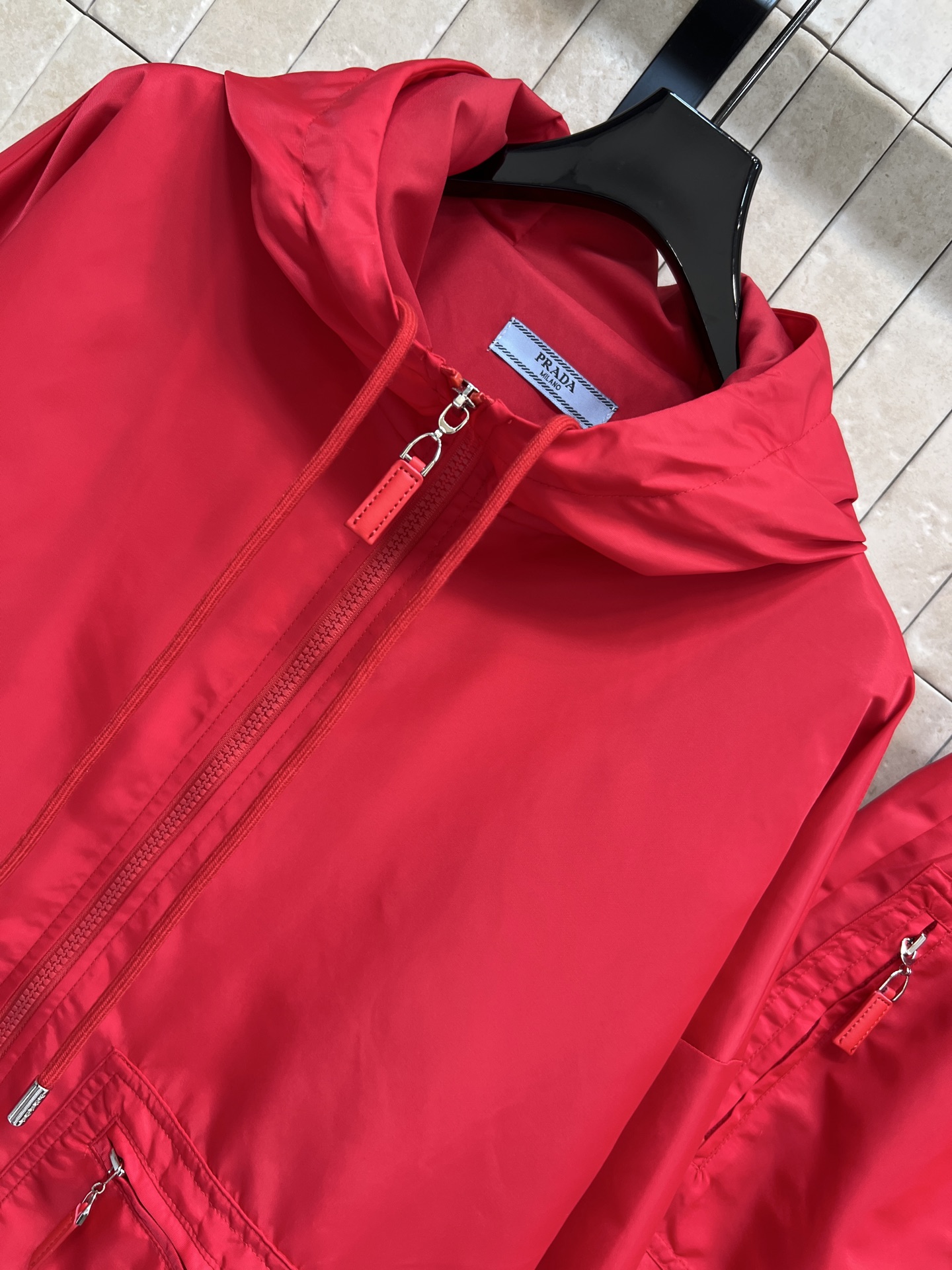 PD家 26春夏新款 三角标休闲套装 连帽外套+高腰短裤 防风防水尼龙面料 防泼水处理 轻松应对小雨 宽