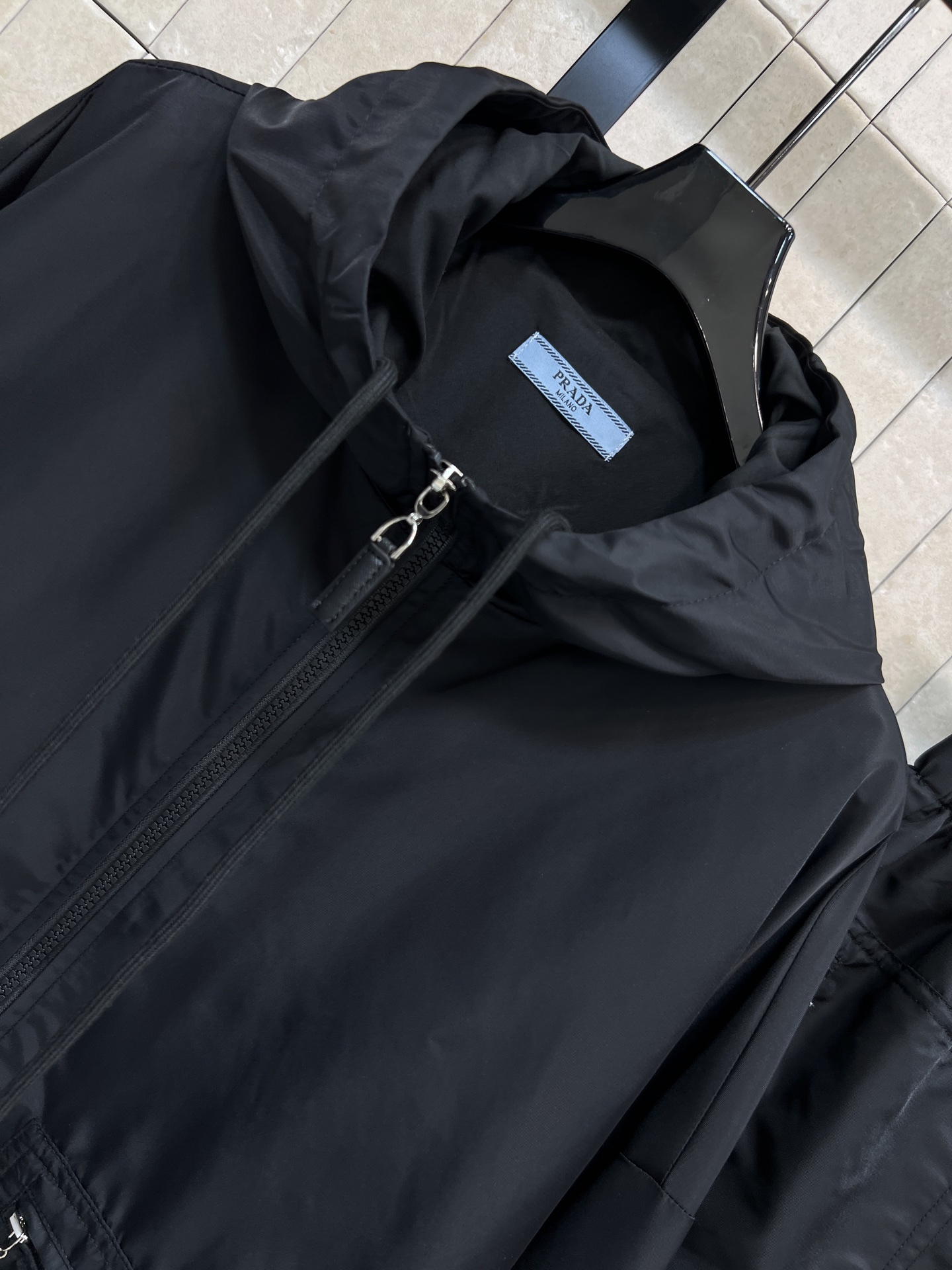 PD家 26春夏新款 三角标休闲套装 连帽外套+高腰短裤 防风防水尼龙面料 防泼水处理 轻松应对小雨 宽