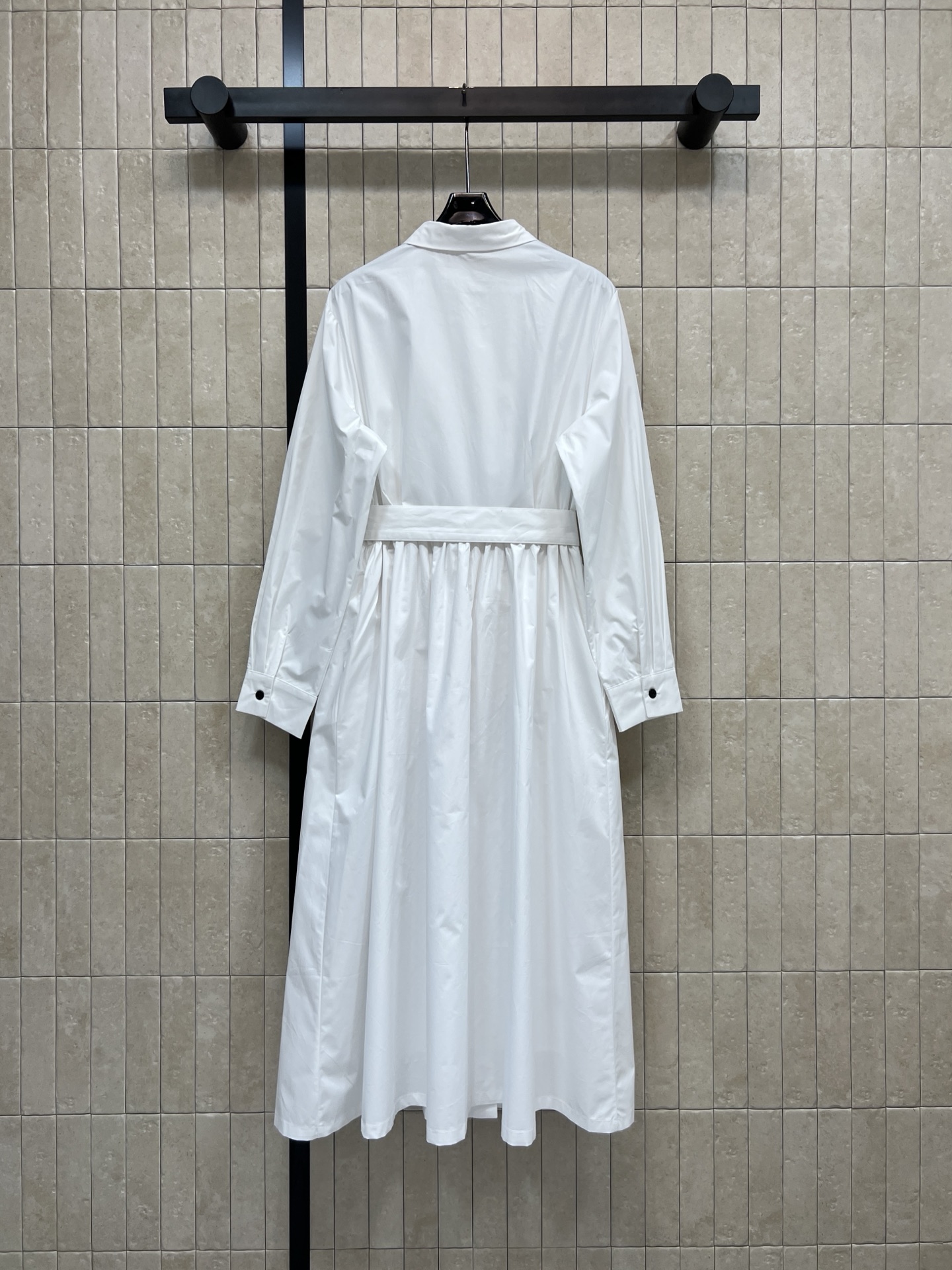 D家 26春夏新款 白色衬衫连衣裙 经典衬衫式设计，长款剪裁+同色腰带 轻松调节腰线 优雅又实用 纯棉材