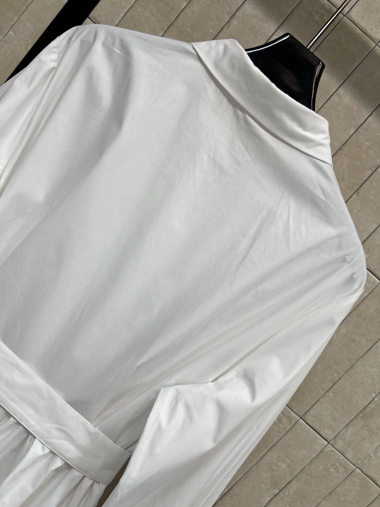 D家 26春夏新款 白色衬衫连衣裙 经典衬衫式设计，长款剪裁+同色腰带 轻松调节腰线 优雅又实用 纯棉材