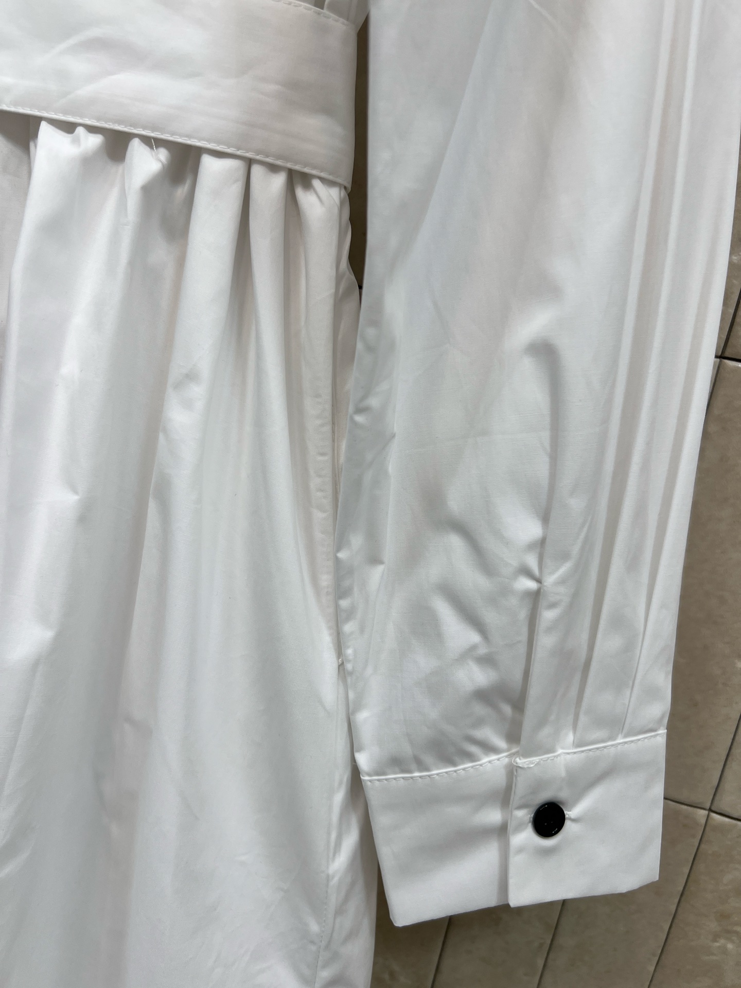 D家 26春夏新款 白色衬衫连衣裙 经典衬衫式设计，长款剪裁+同色腰带 轻松调节腰线 优雅又实用 纯棉材