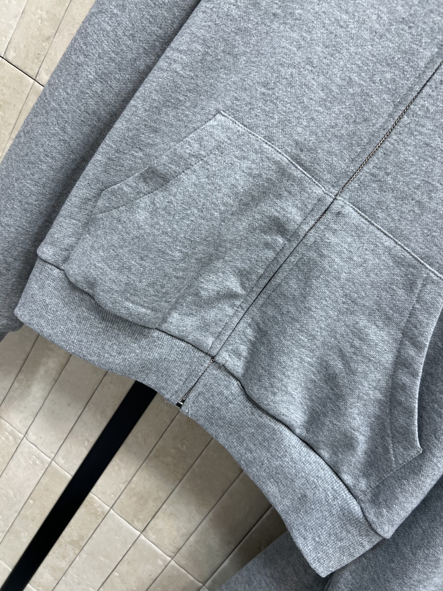 LE家 26春夏新款 运动休闲套装 连帽拉链外套+高腰休闲裤 一套上身显瘦又休闲运动 定制字母刺绣贴章点