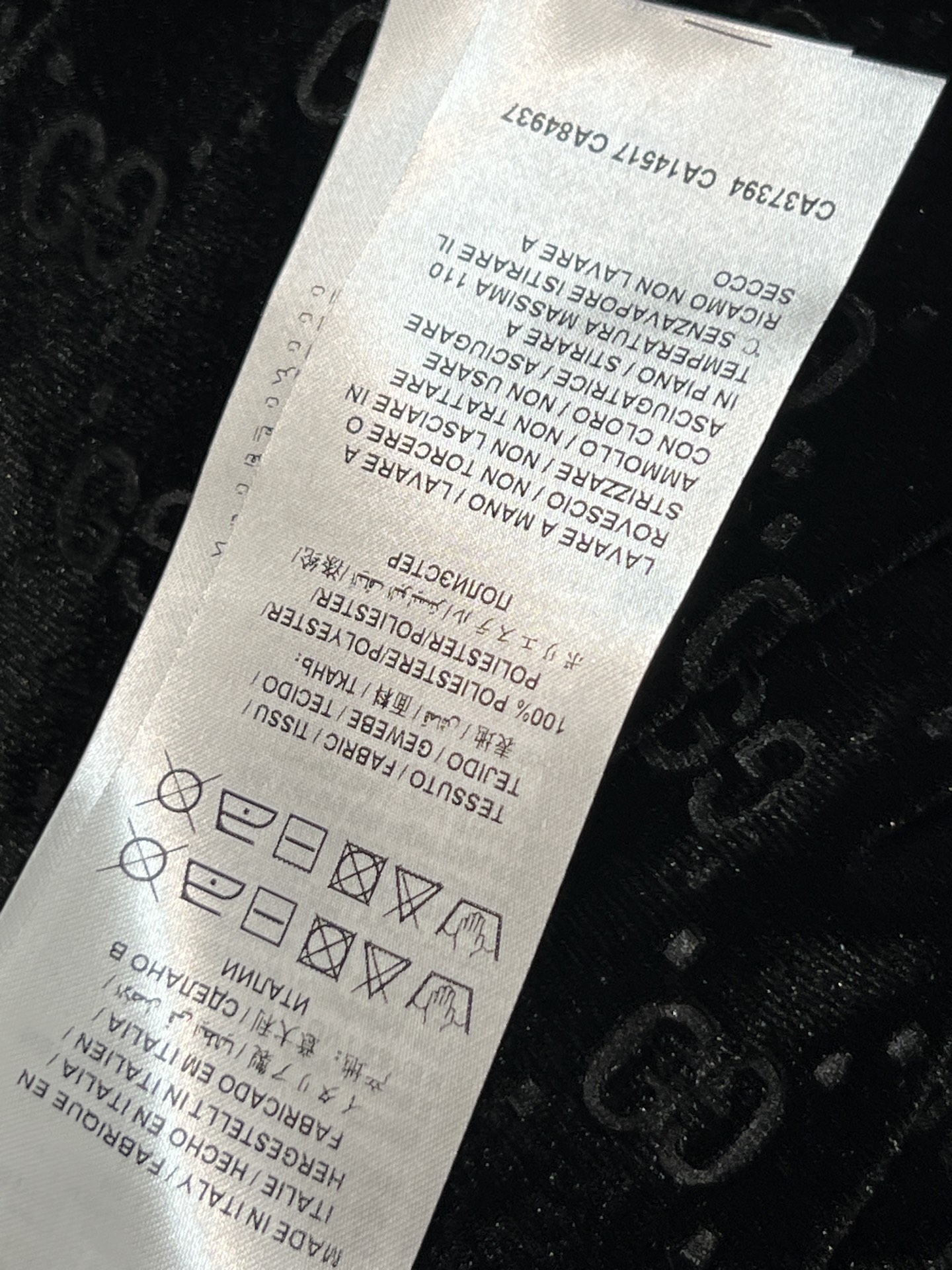 G家 26早春新款 GG提花黑色丝绒套装 翻领衬衫+高腰喇叭裤 定制丝绒材质 手感柔软有光泽 满印GG老