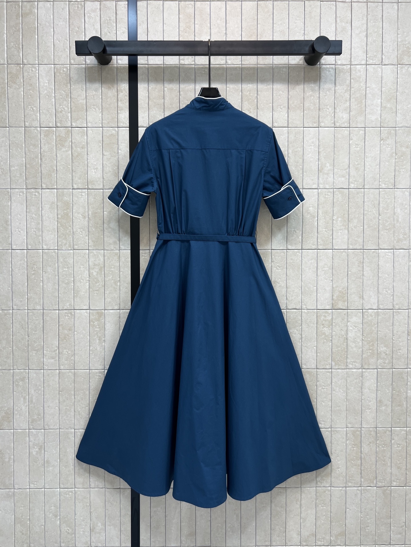 D家 26早春新款 小立领短袖衬衫连衣裙 深蓝色调+蝴蝶结腰带 优雅复古气质满分 高品质面料 剪裁精致 