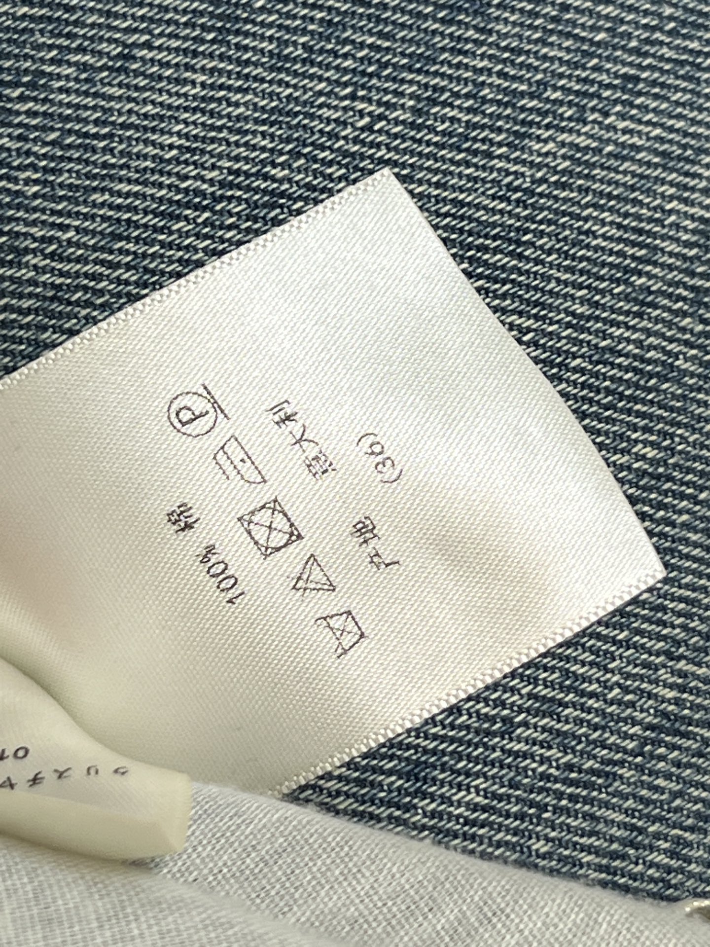 D家 26早春新款 复古高腰直筒牛仔裤 经典浅蓝水洗色 高腰设计修饰腰线 拉长腿部比例 对梨形身材超友好