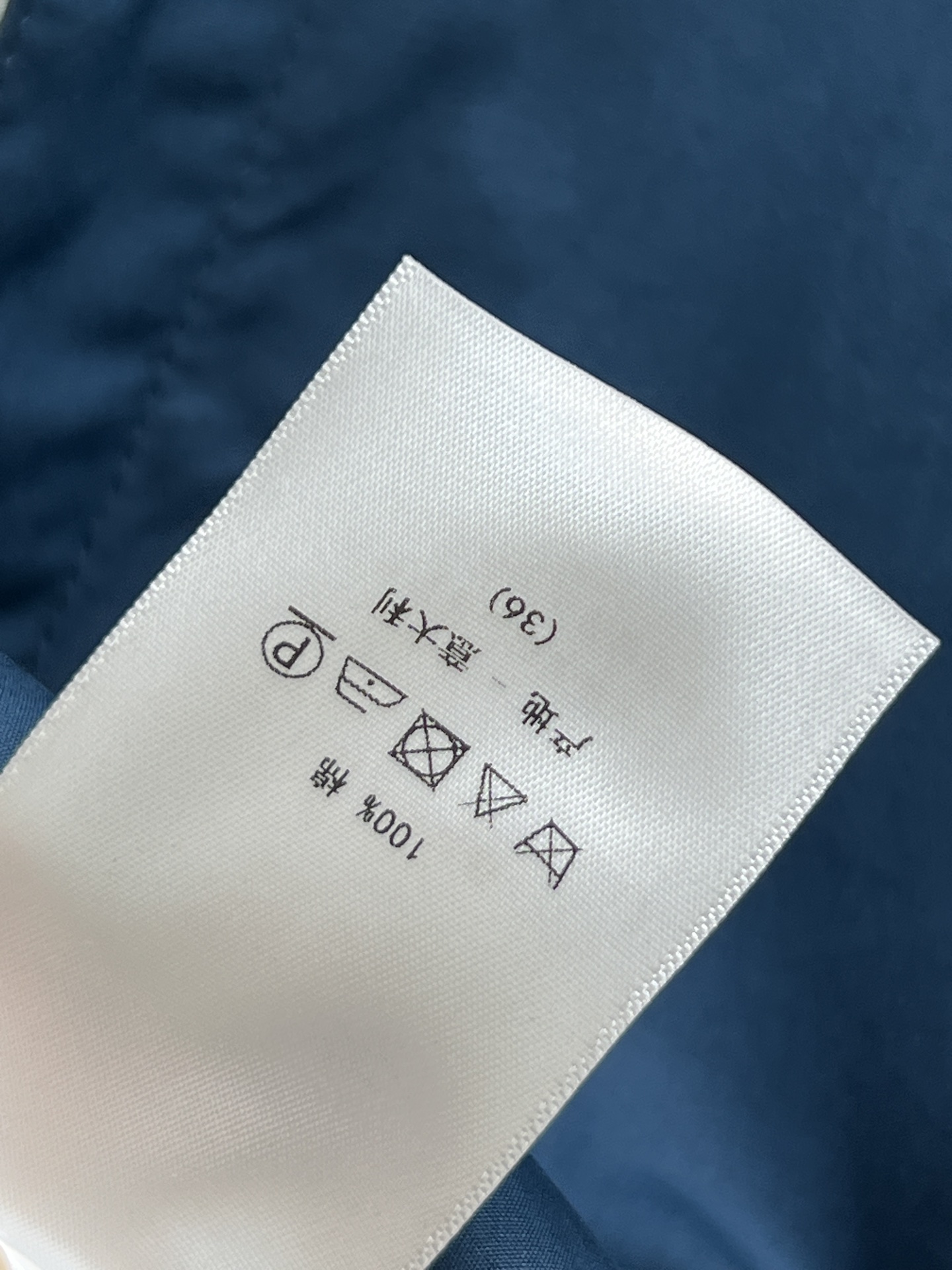 D家 26春夏新款 刺绣logo小立领短袖衬衫 面料挺阔有质感 高级耐看 夏天穿超舒服！撞色边饰+隐藏设